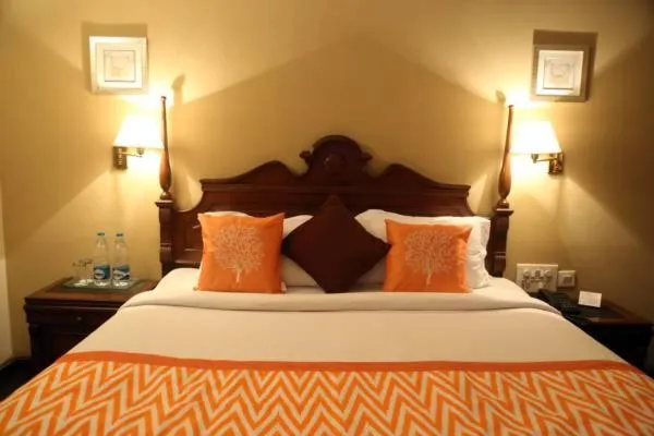 Bed in Regent Park Hotel