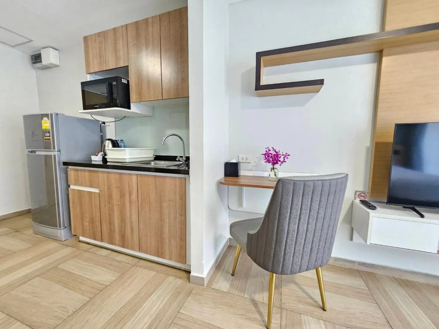 Kitchen or kitchenette in Chiva Bangkok Hotel