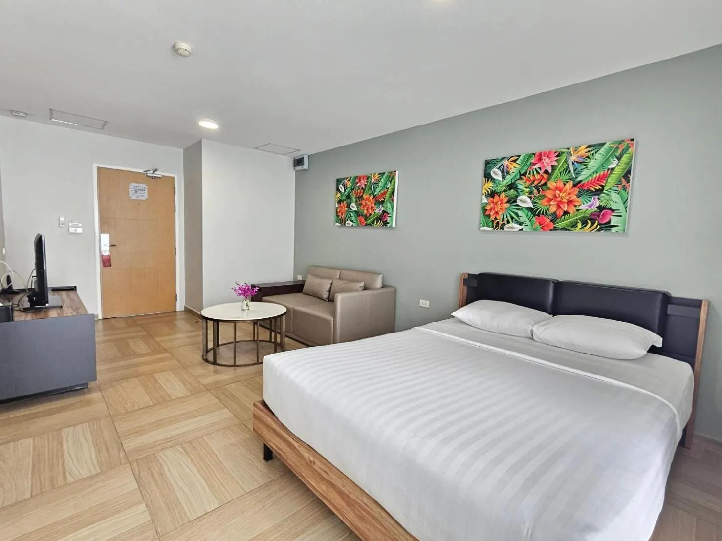 Bedroom, Bed in Chiva Bangkok Hotel