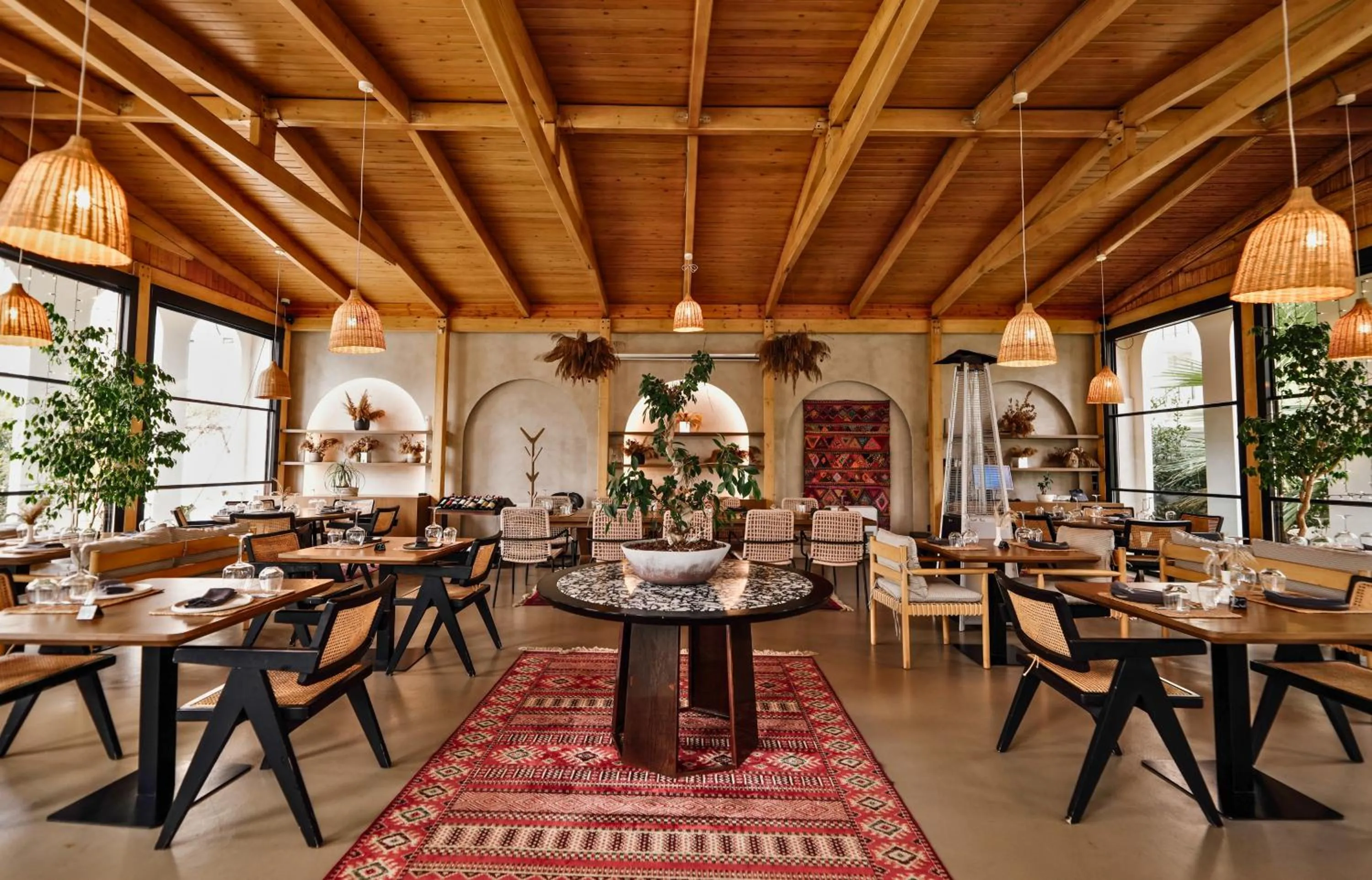 Restaurant/places to eat in Flower Hotels & Resorts