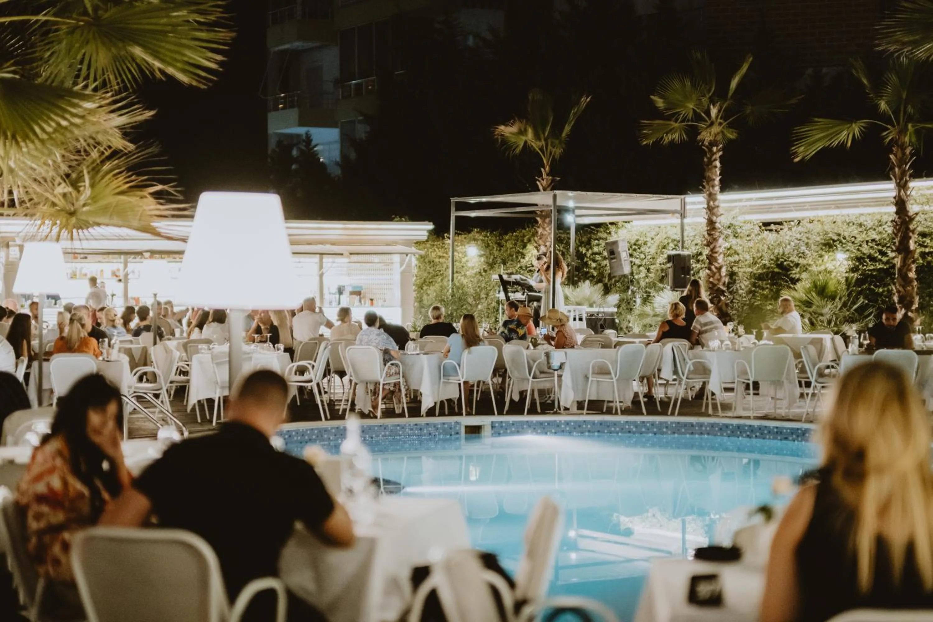 Restaurant/places to eat in Flower Hotels & Resorts