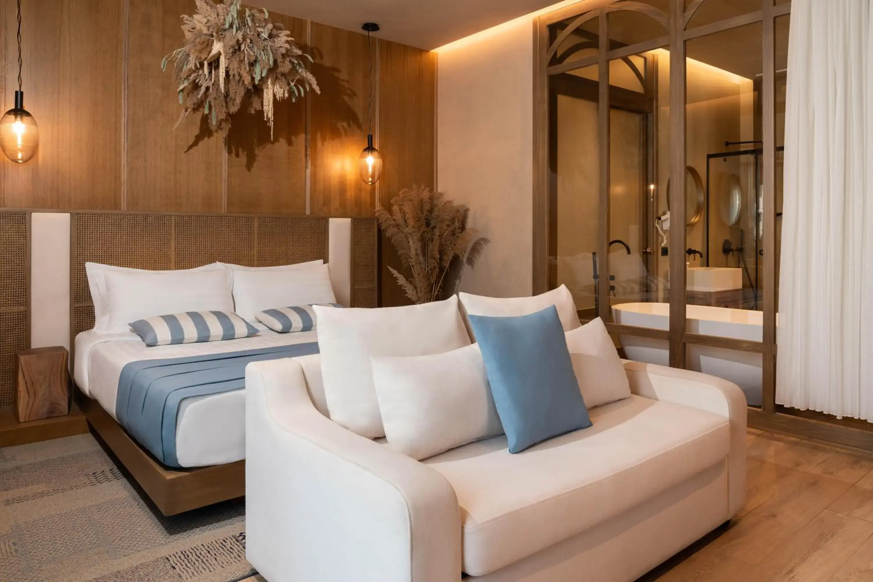 Deluxe Double Room with Bath in Flower Hotels & Resorts Deluxe Double Room with Bath in Flower Hotels & Resorts