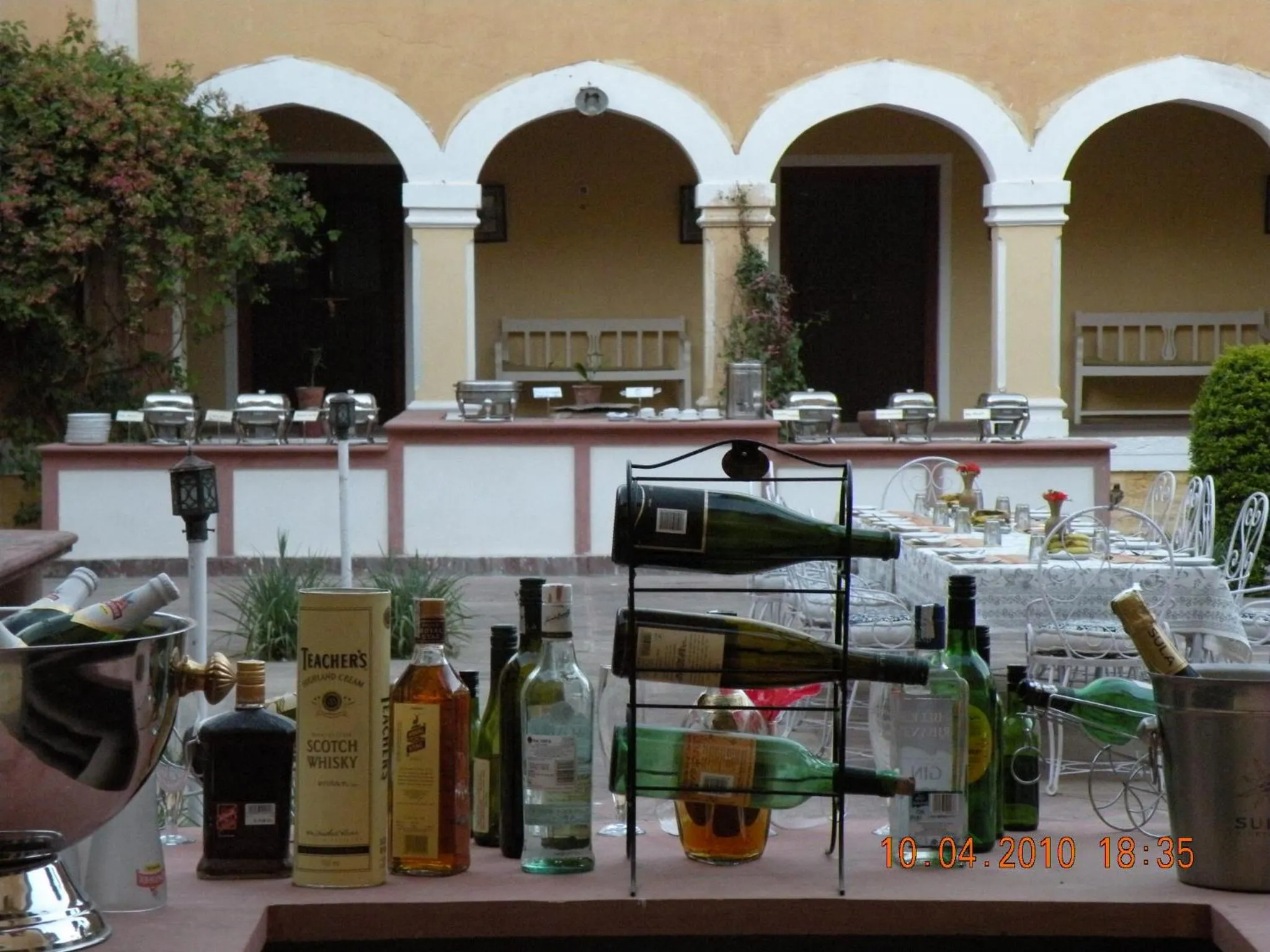 Food and drinks in Bhanwar Vilas Palace