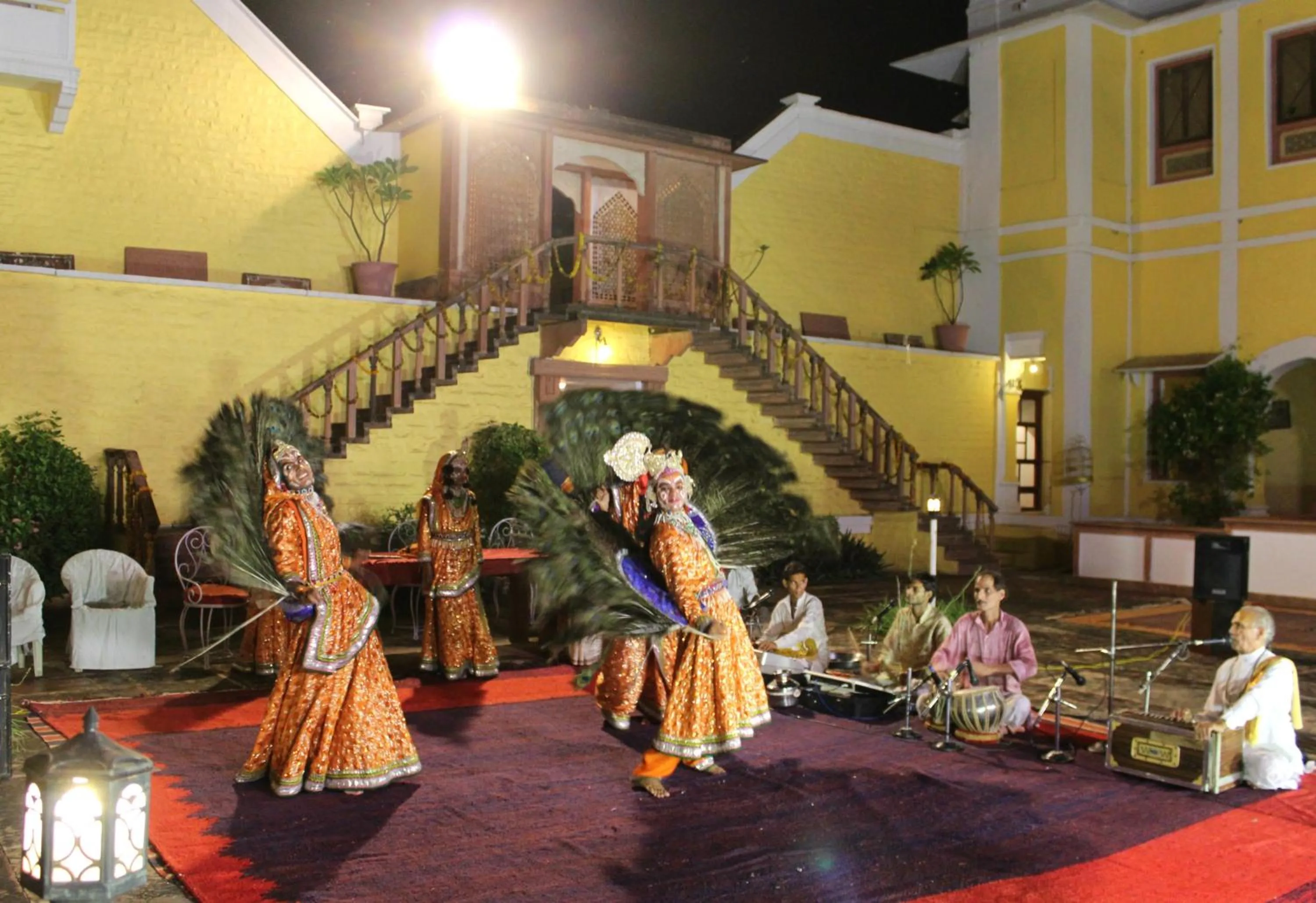 Entertainment in Bhanwar Vilas Palace