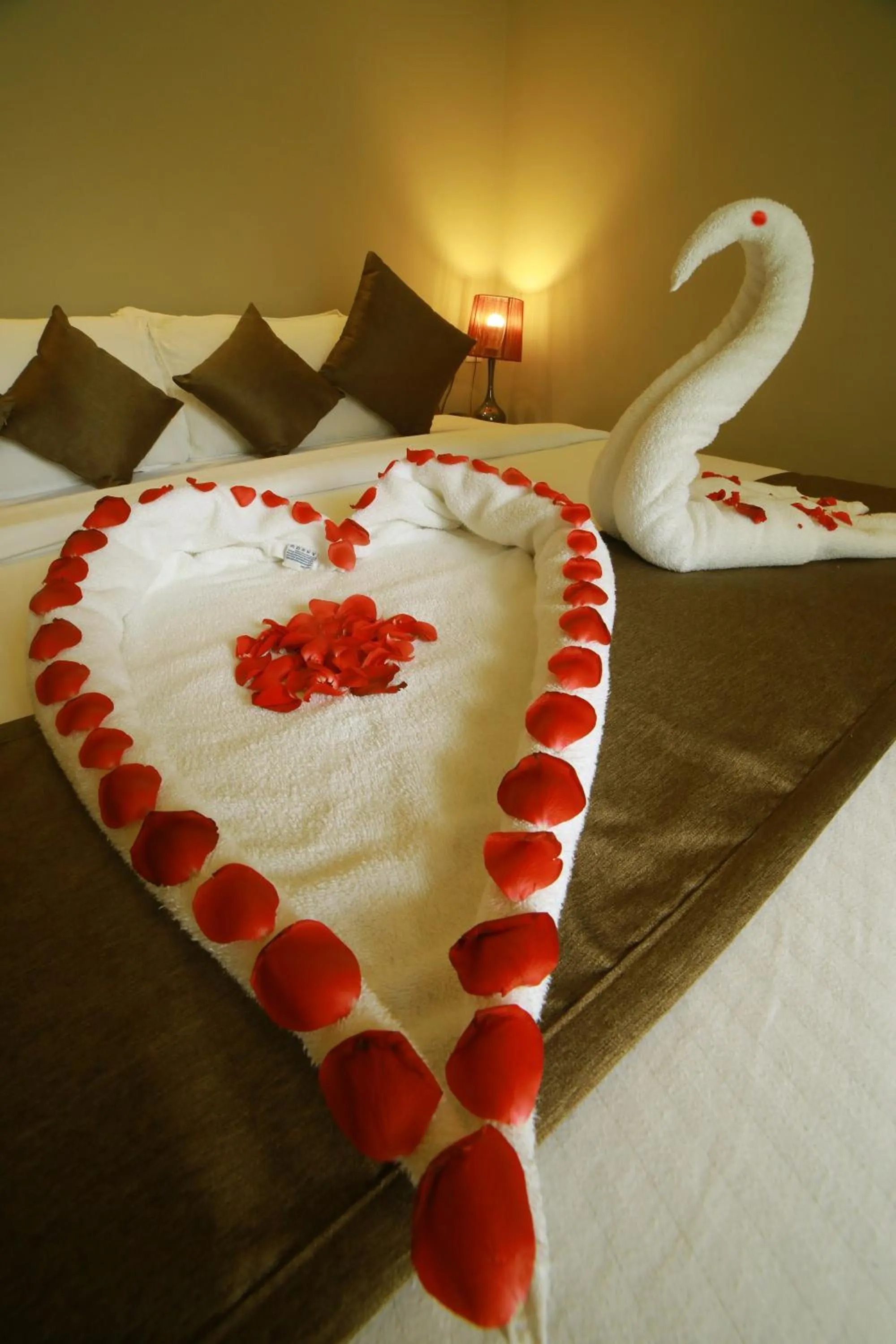 Bed in Broad Bean Resort & Spa