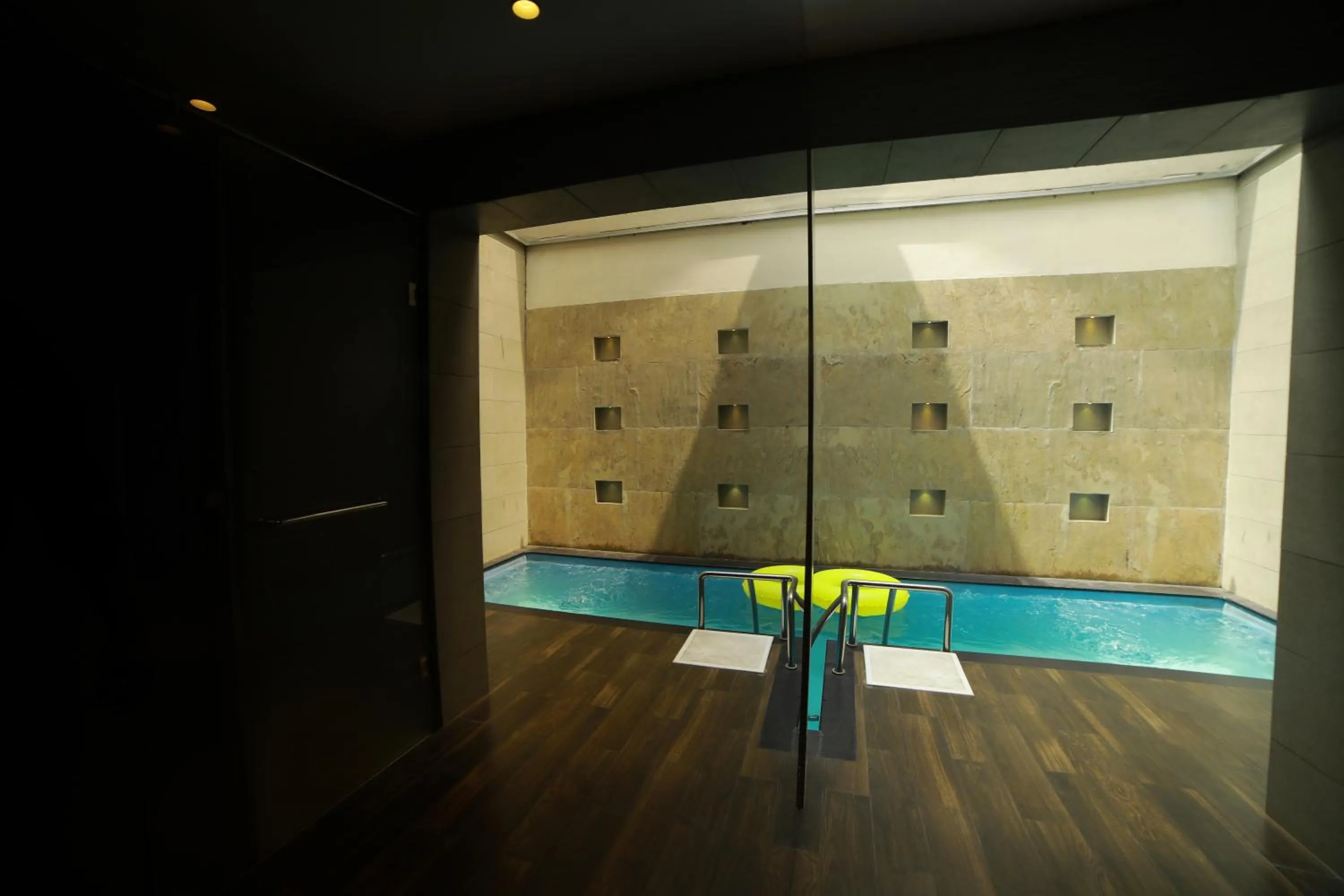 Swimming pool in Broad Bean Resort & Spa