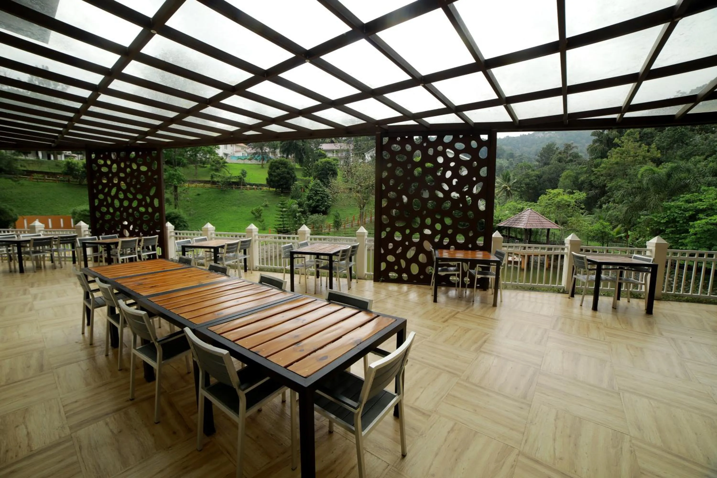 Restaurant/places to eat in Broad Bean Resort & Spa