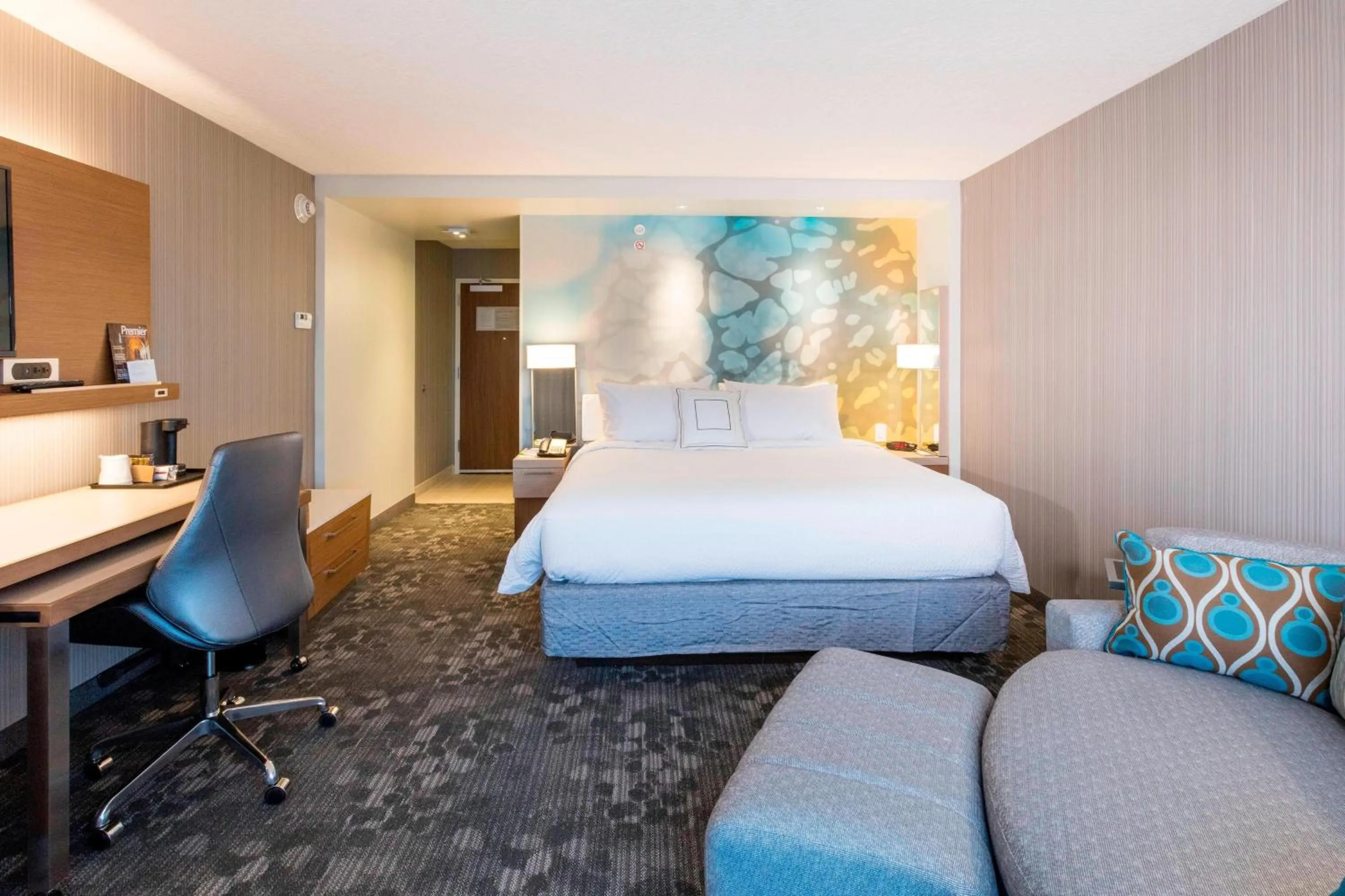 Photo of the whole room, Bed in Courtyard by Marriott St. Augustine Beach