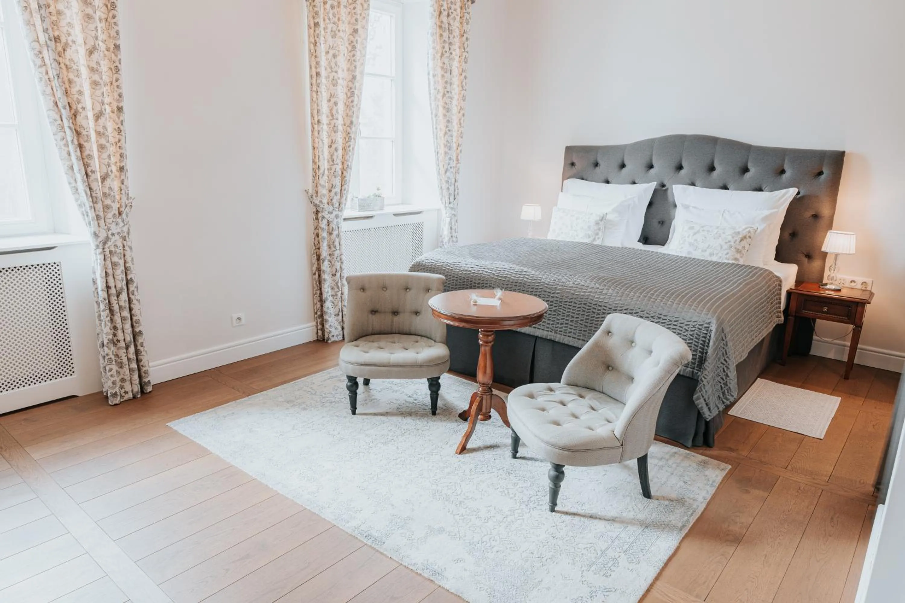 Property building, Bed in Hotel Château Gbeľany