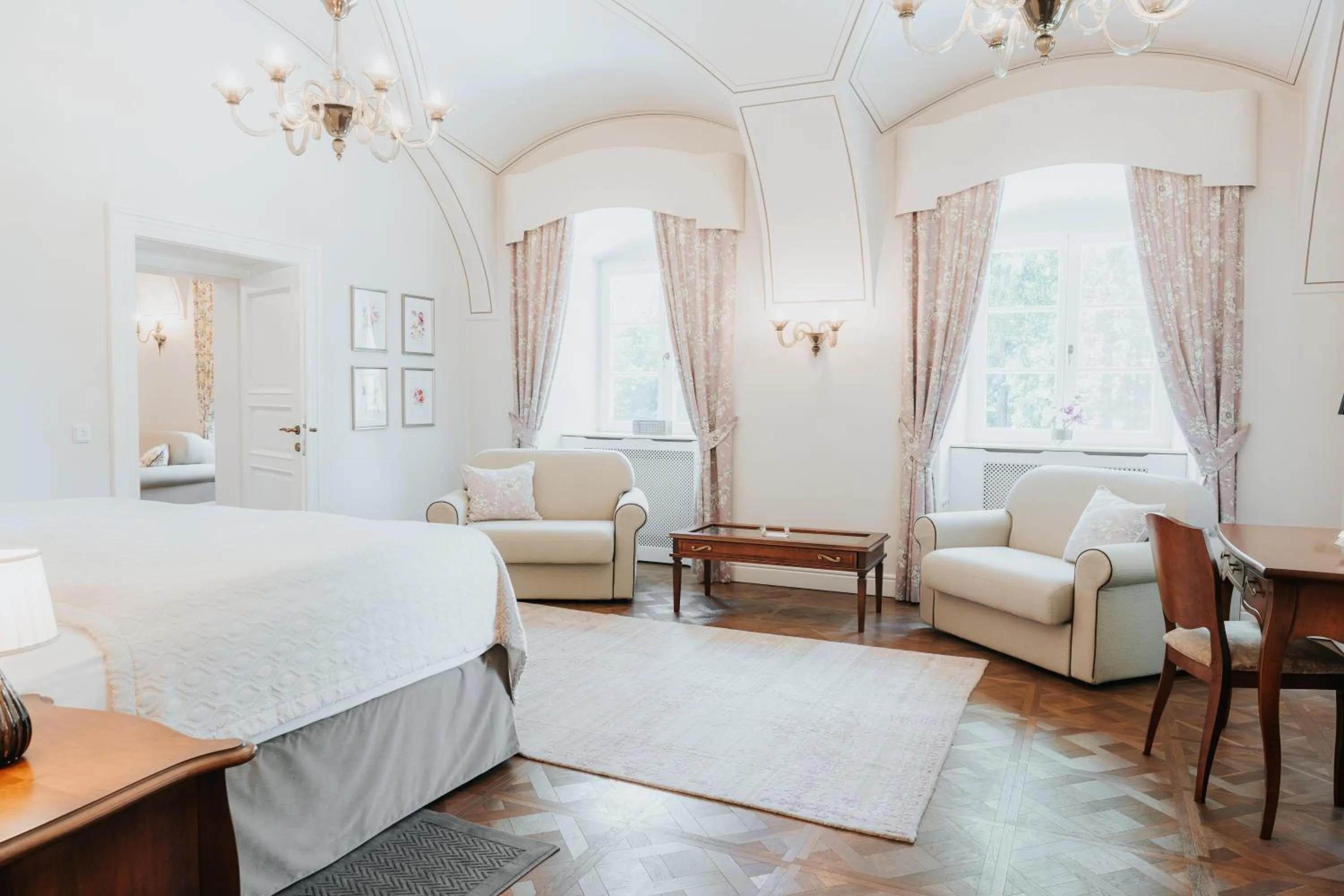 Bedroom, Bed in Hotel Château Gbeľany