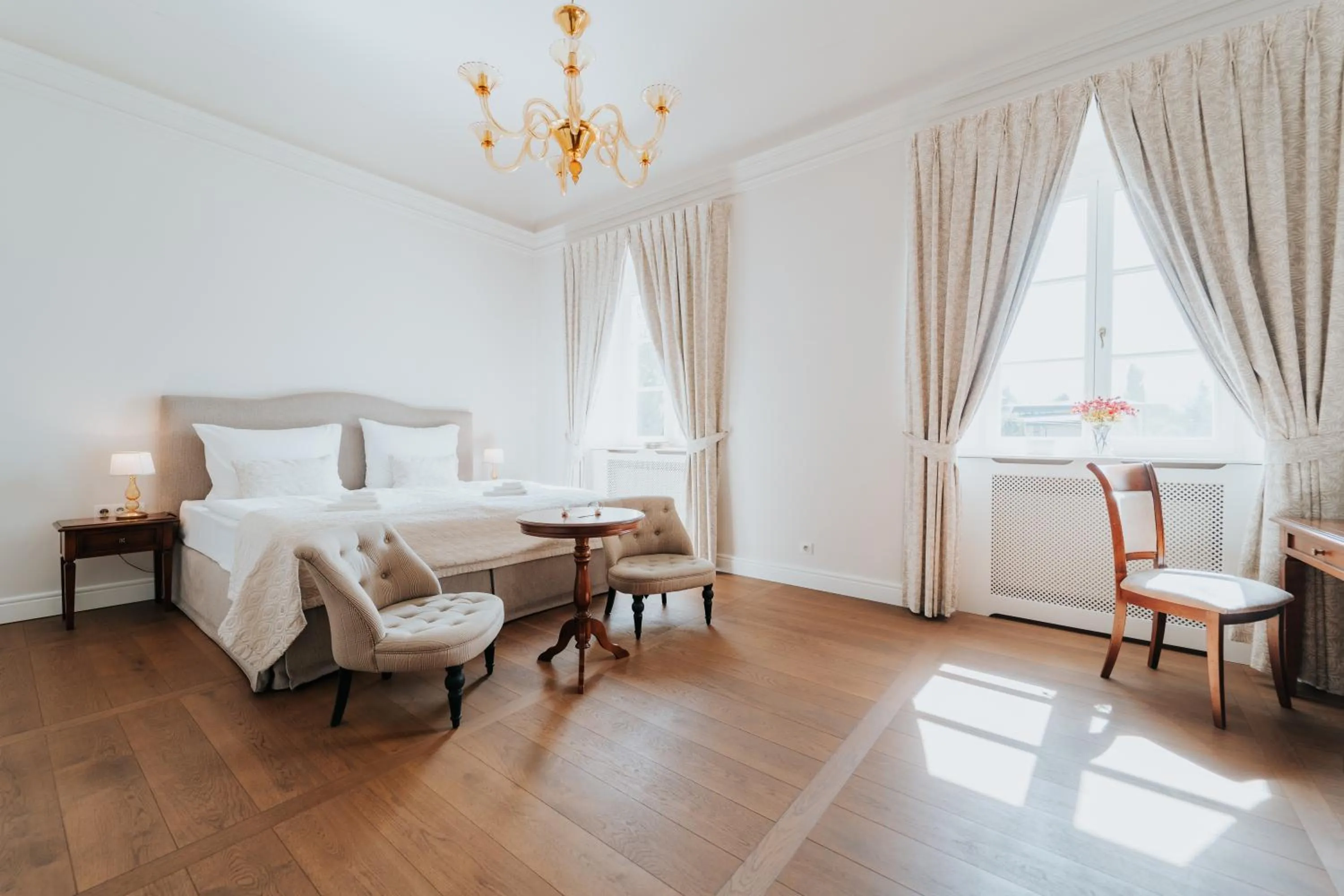 Property building, Bed in Hotel Château Gbeľany