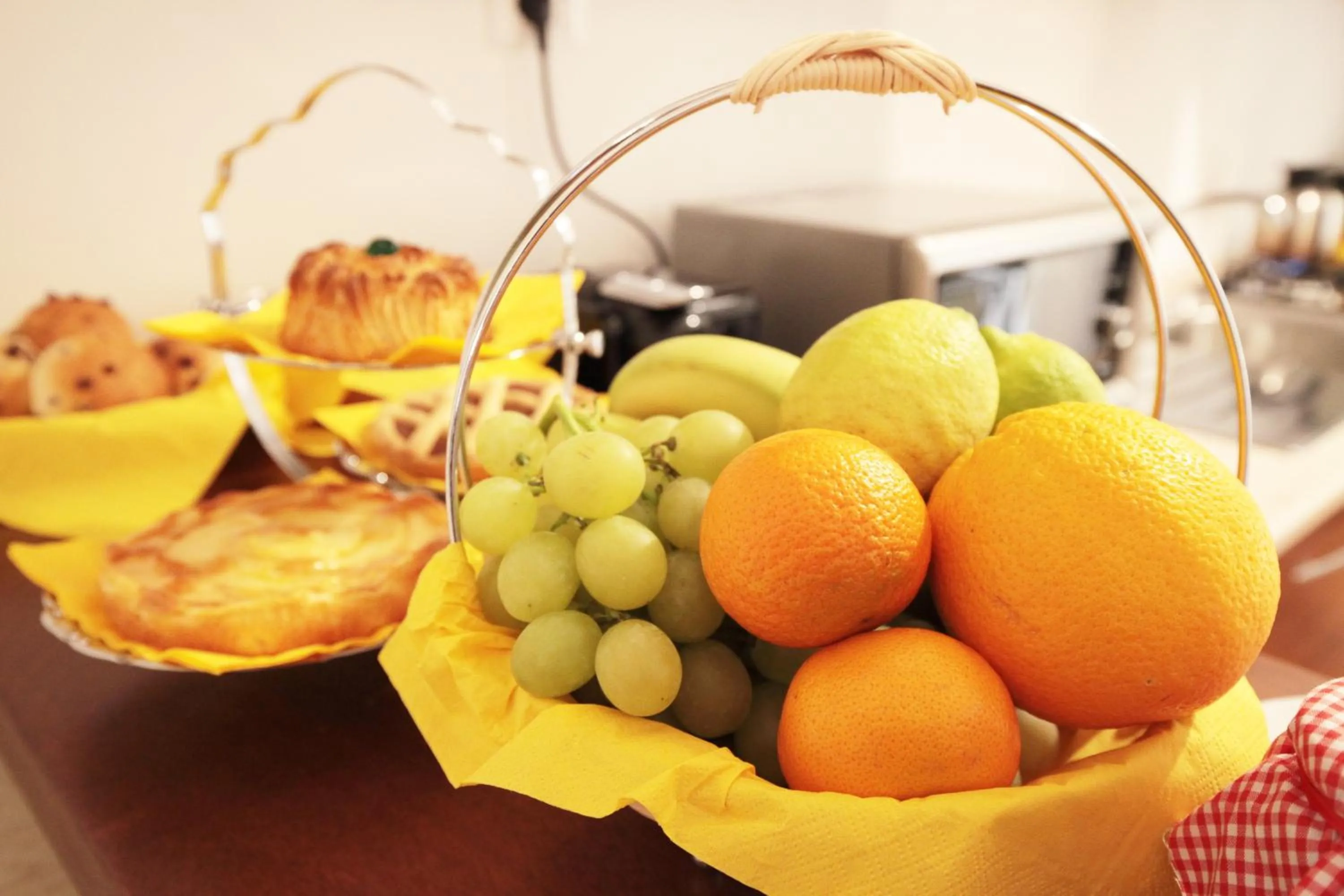 Continental breakfast in B&B Tarì