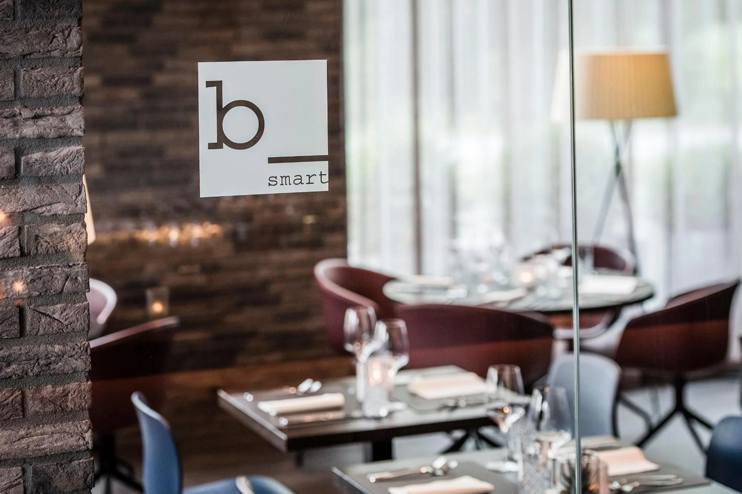 Restaurant/places to eat in b-smart hotel Bendern