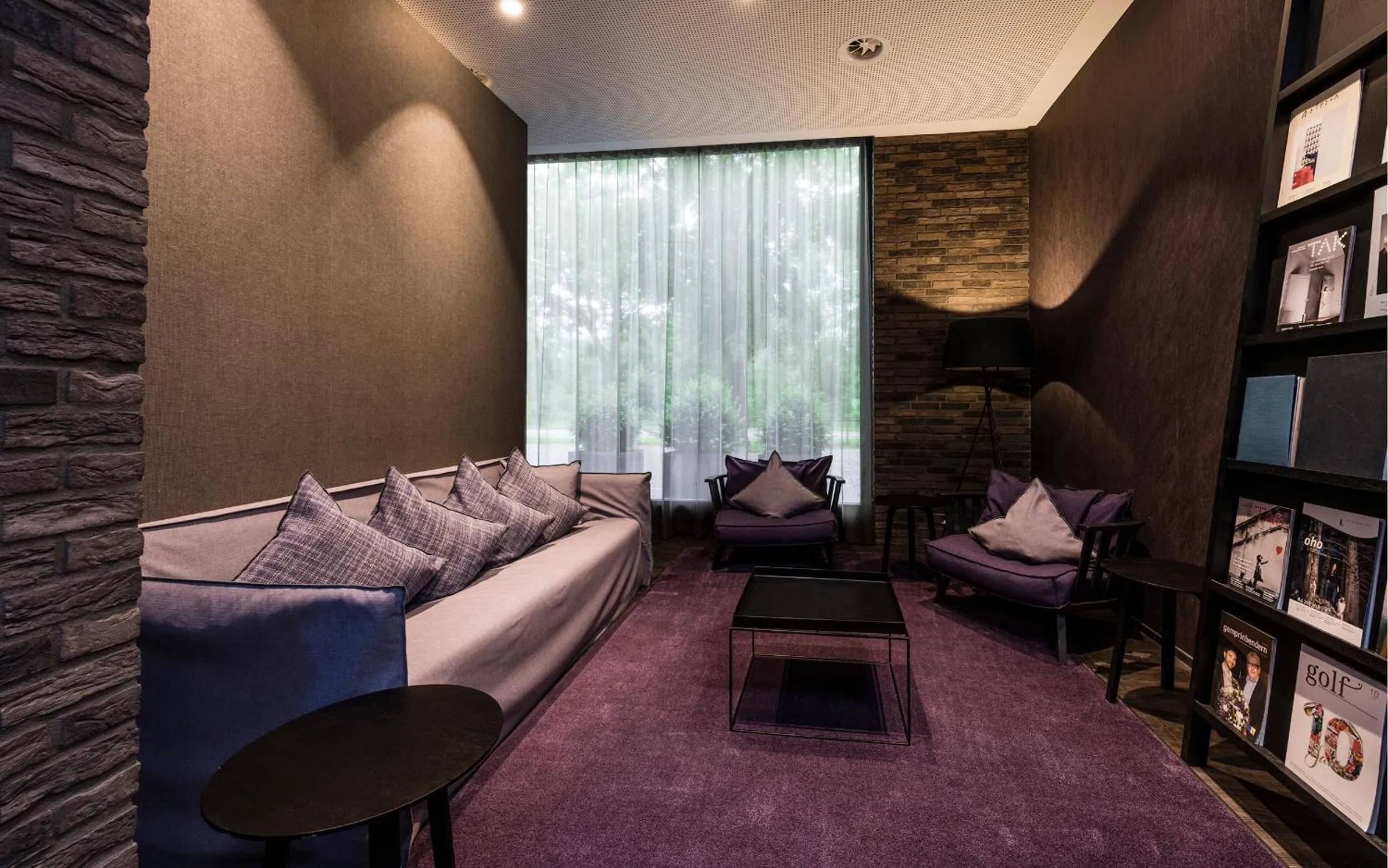 Lobby or reception in b-smart hotel Bendern