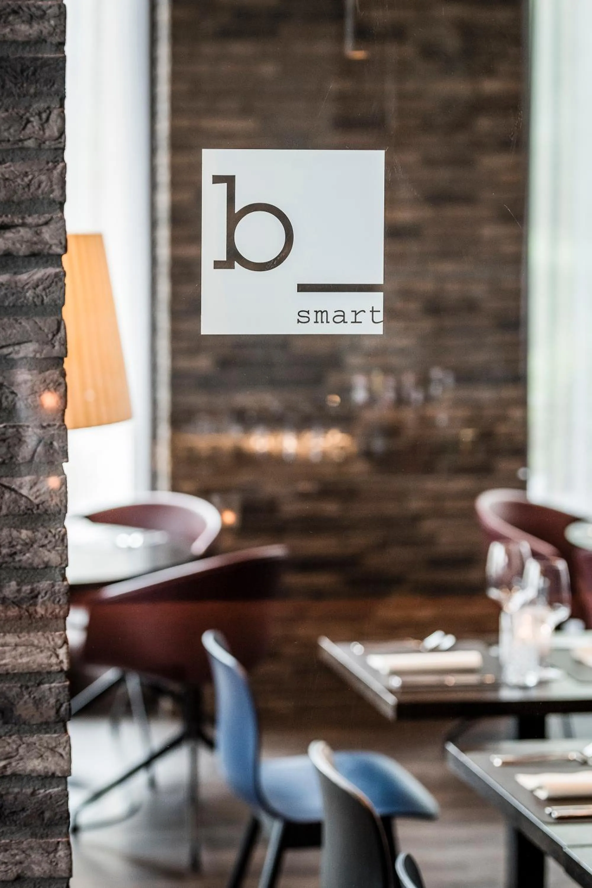Restaurant/places to eat in b-smart hotel Bendern
