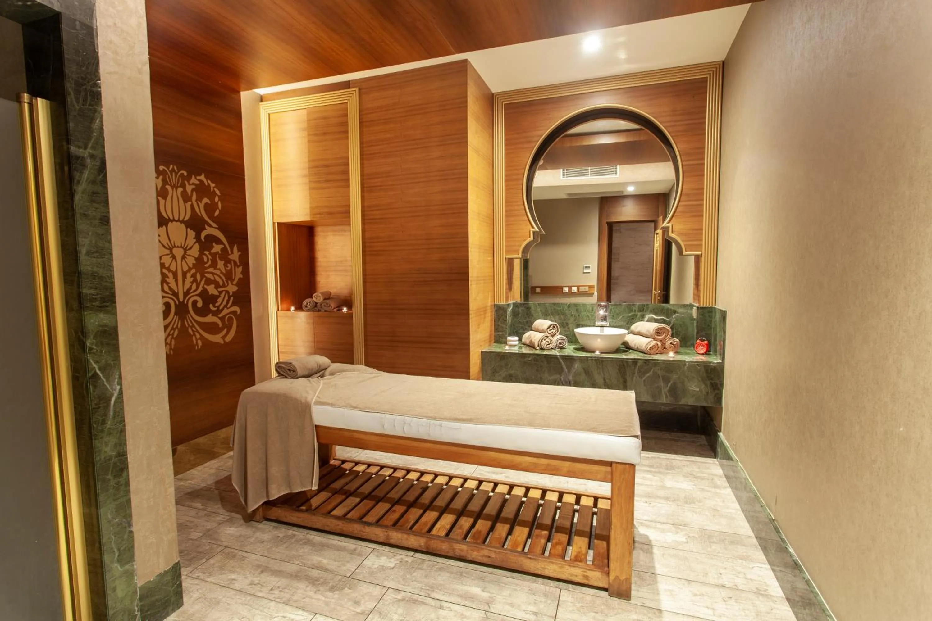 Spa and wellness centre/facilities, Bed in Haydarpasha Palace Hotel