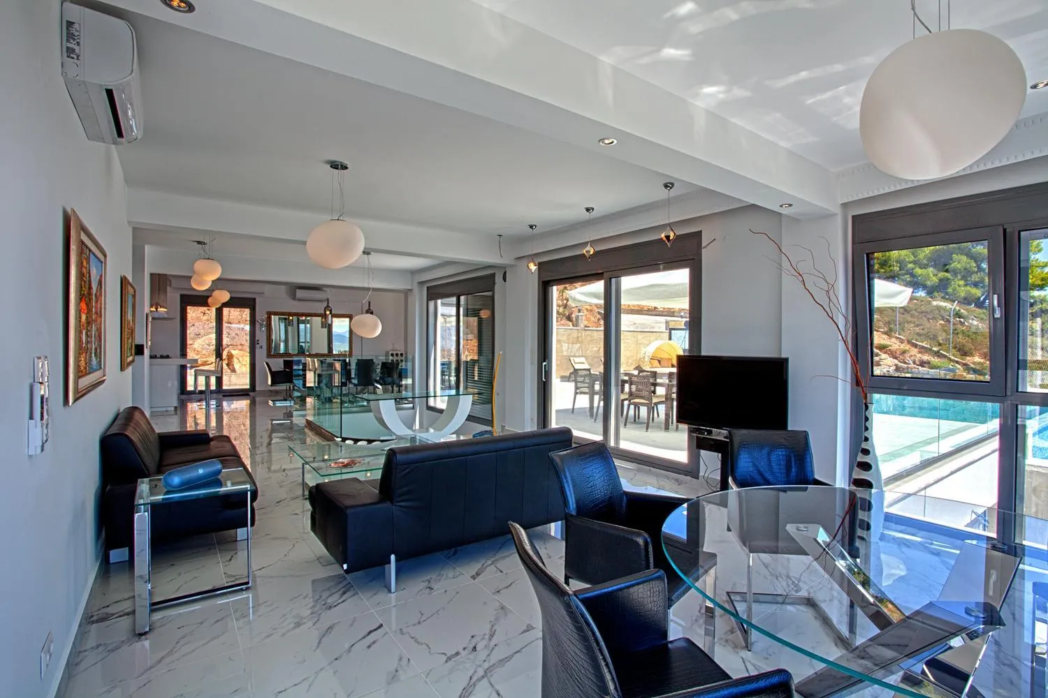 Living room in Villa White Pearl
