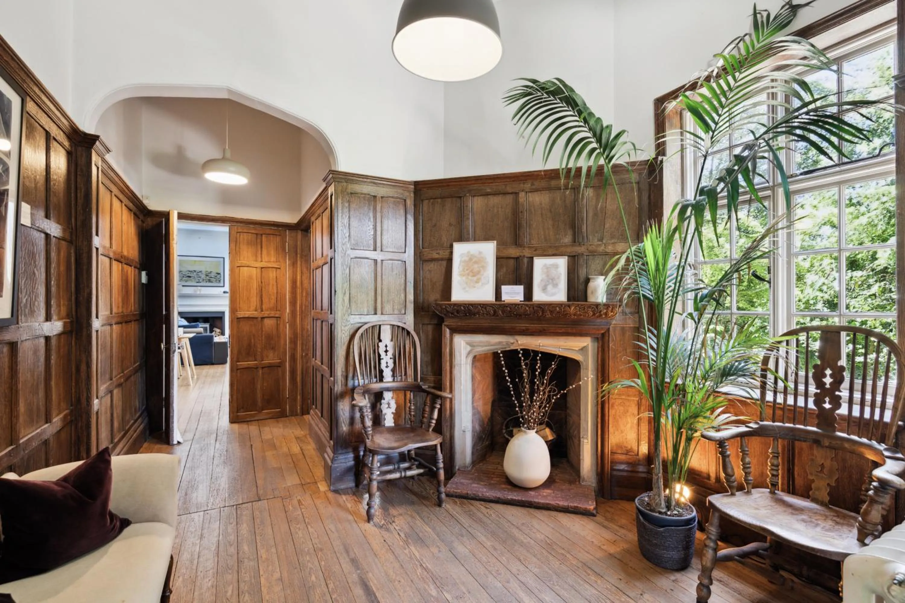 Facade/entrance in River Arts Club