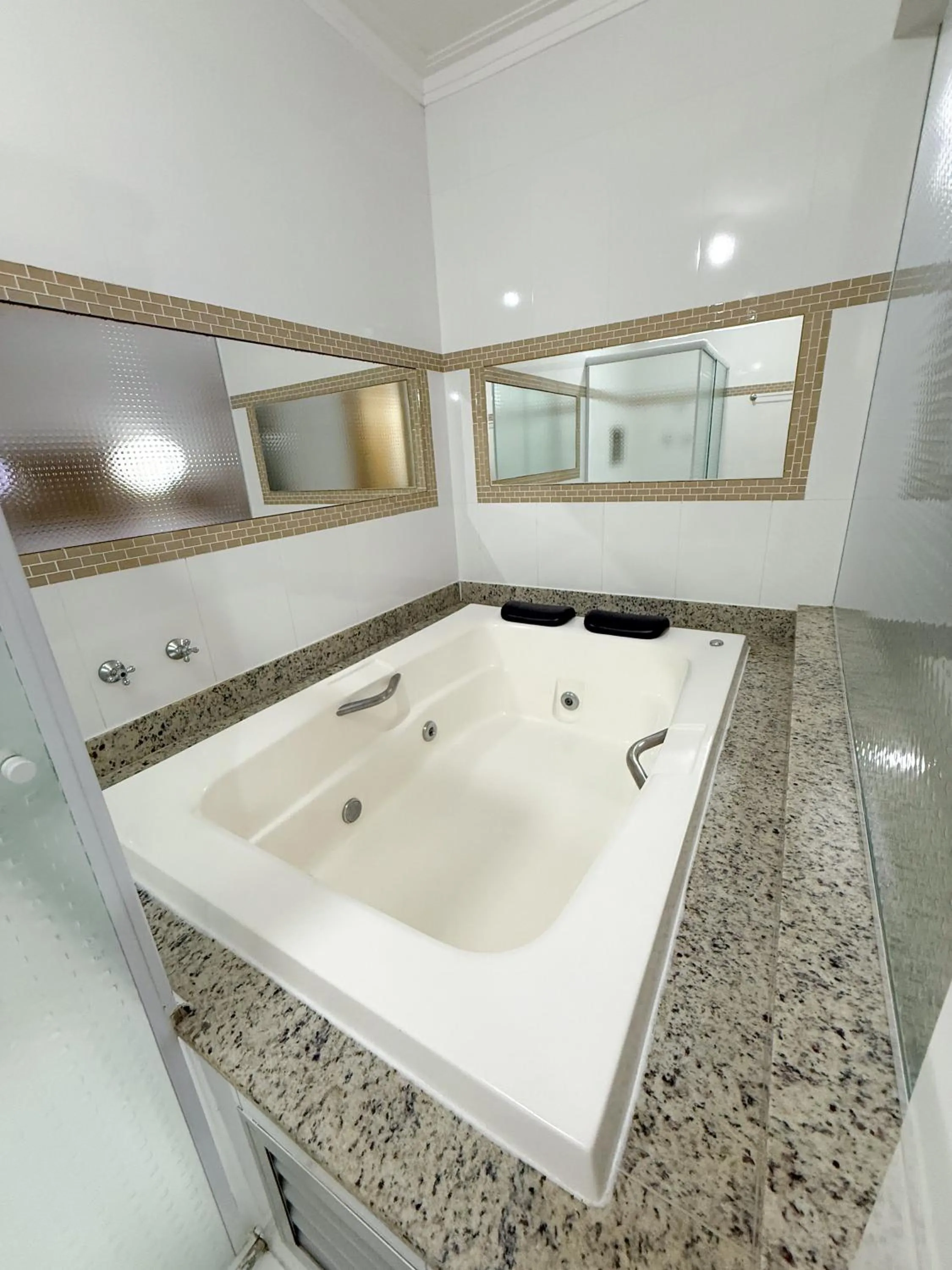 Hot Tub in Grande Hotel