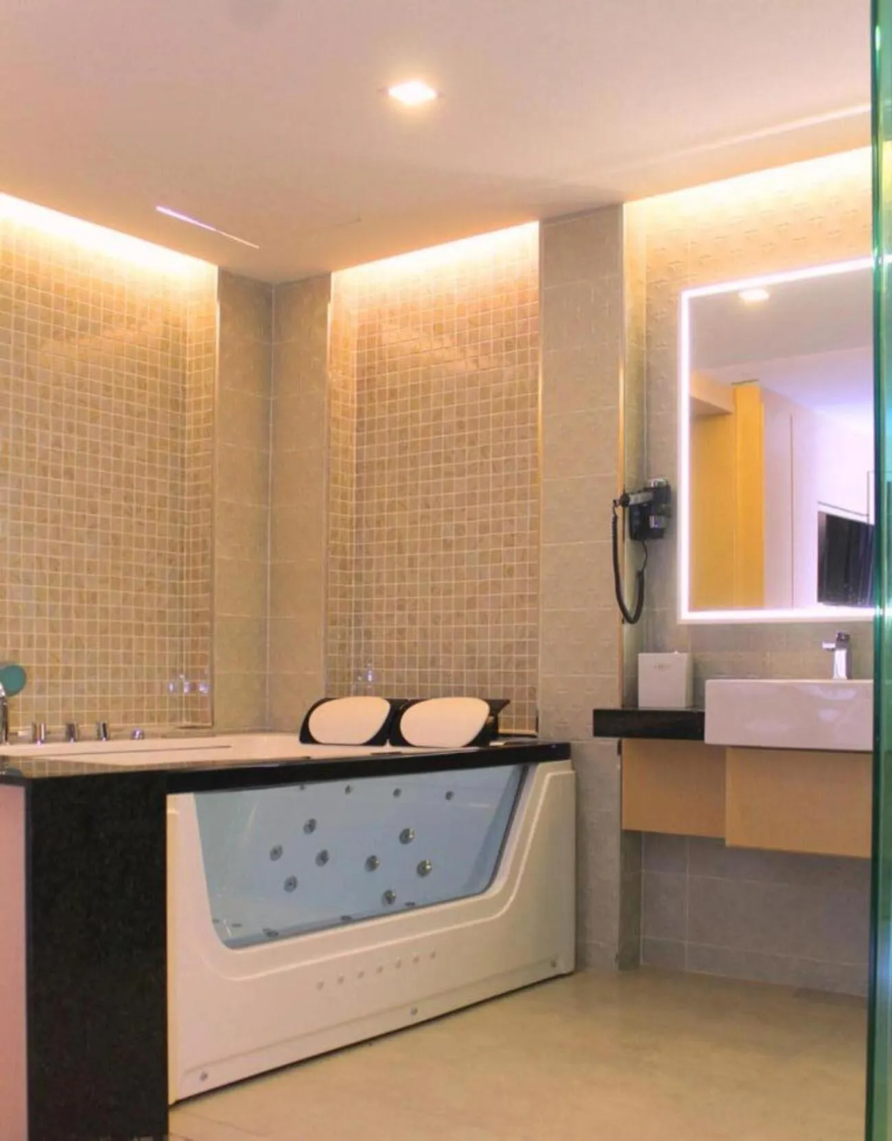 Bath in Geobay Hotel