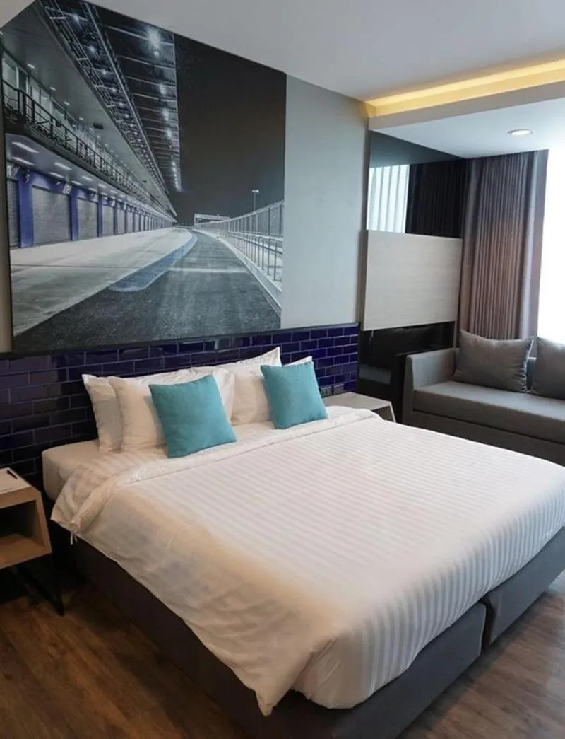 Bed in The Crystal Hotel Buriram - formerly X2 Vibe Buriram
