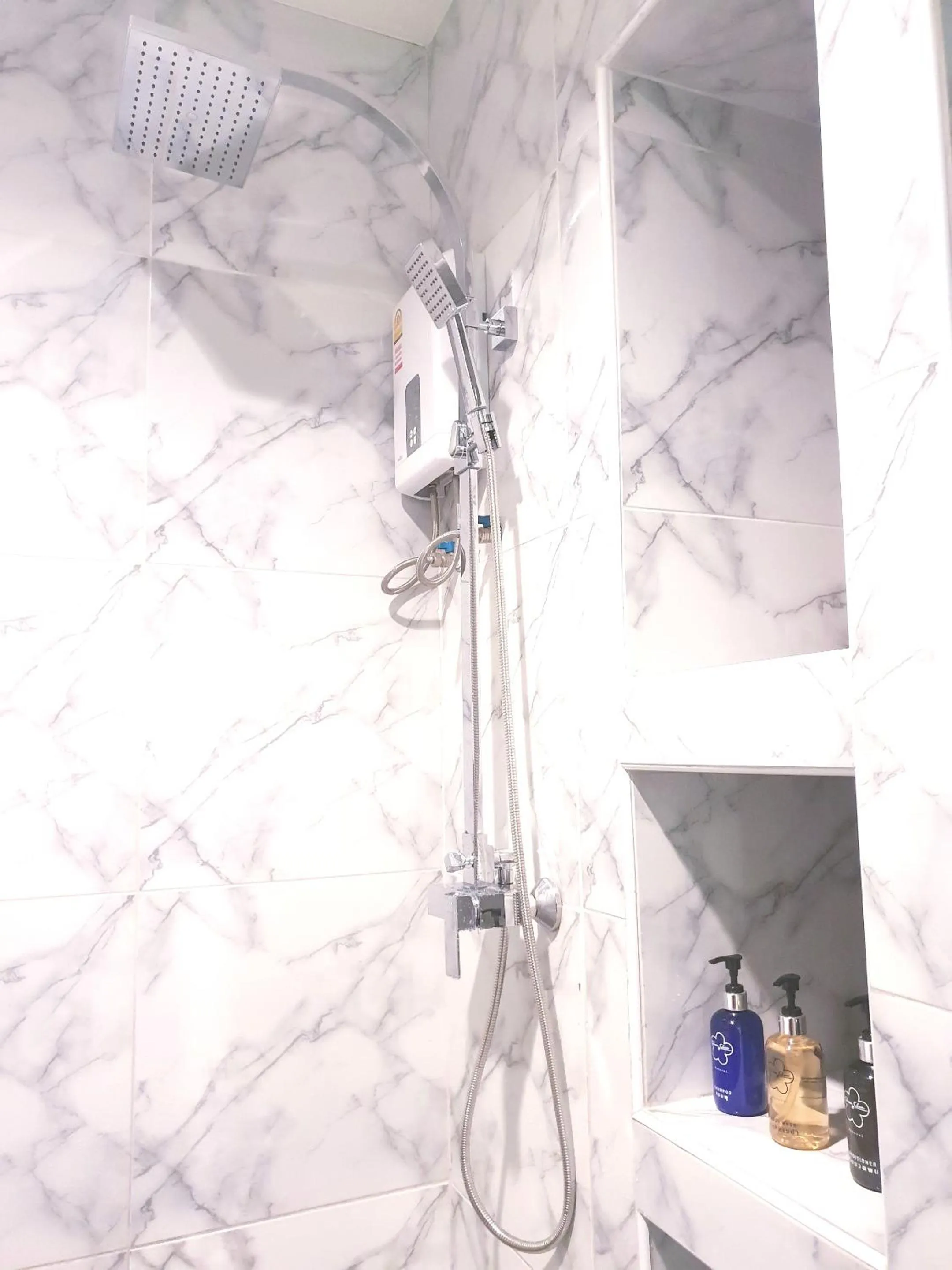 Shower in Hotel Chuan Chom The High Resort Saraburi - SHA Plus