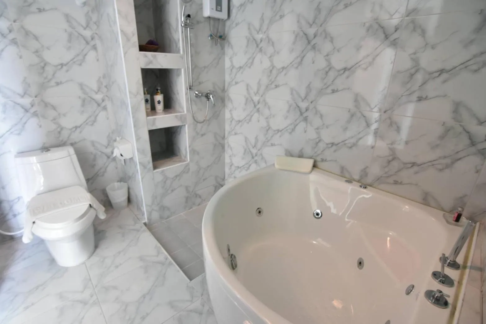 Hotel Chuan Chom The High Resort Saraburi - SHA Plus