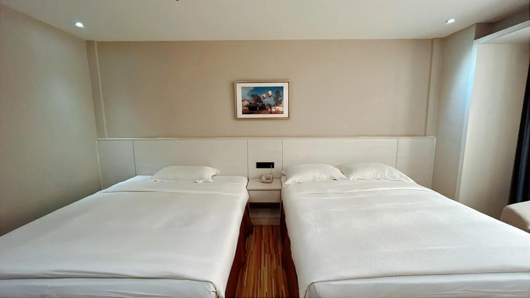 Bed in Wemeet Hotel