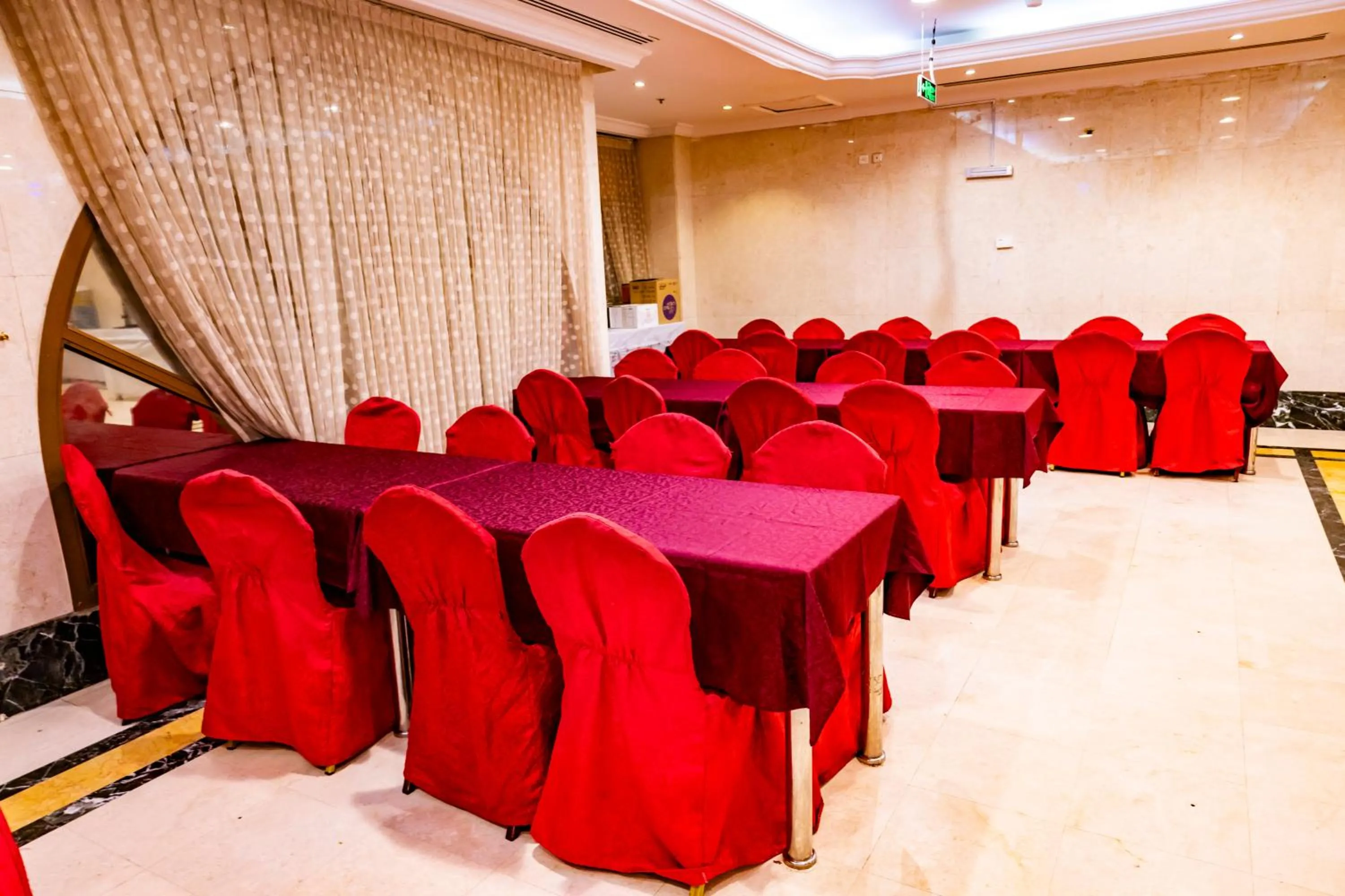 Restaurant/places to eat in almukhtar aldahbe