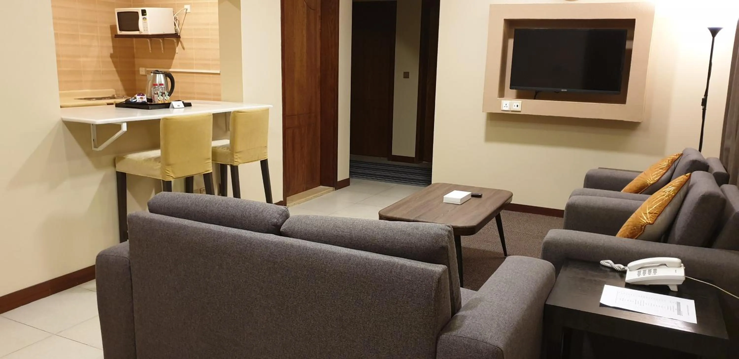 TV and multimedia in Travellerinn Serviced Apartment