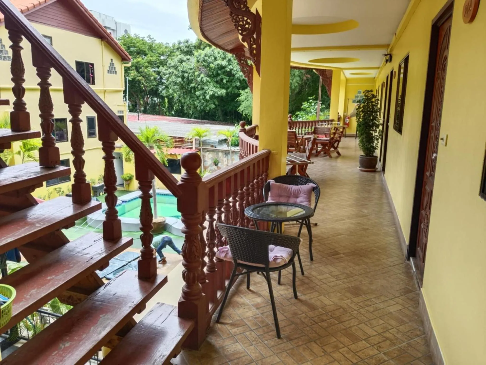 Balcony/Terrace in Phratamnak Inn - 100 meter from Beach