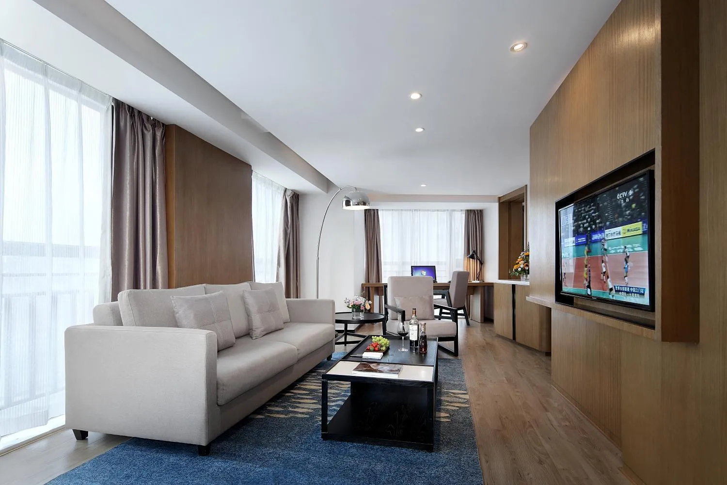 Living room in Hongdu Hotel