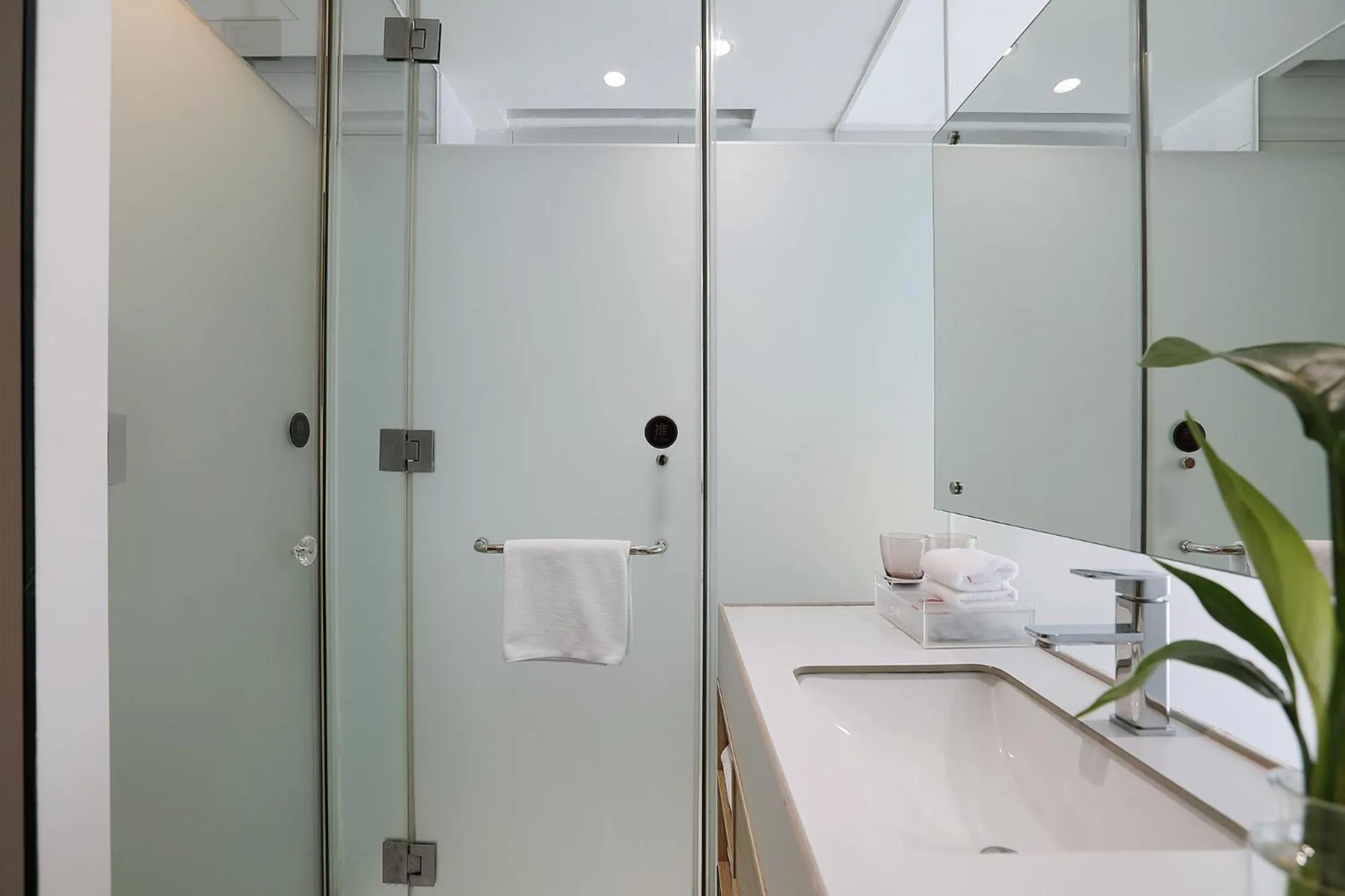 Bathroom in Hongdu Hotel