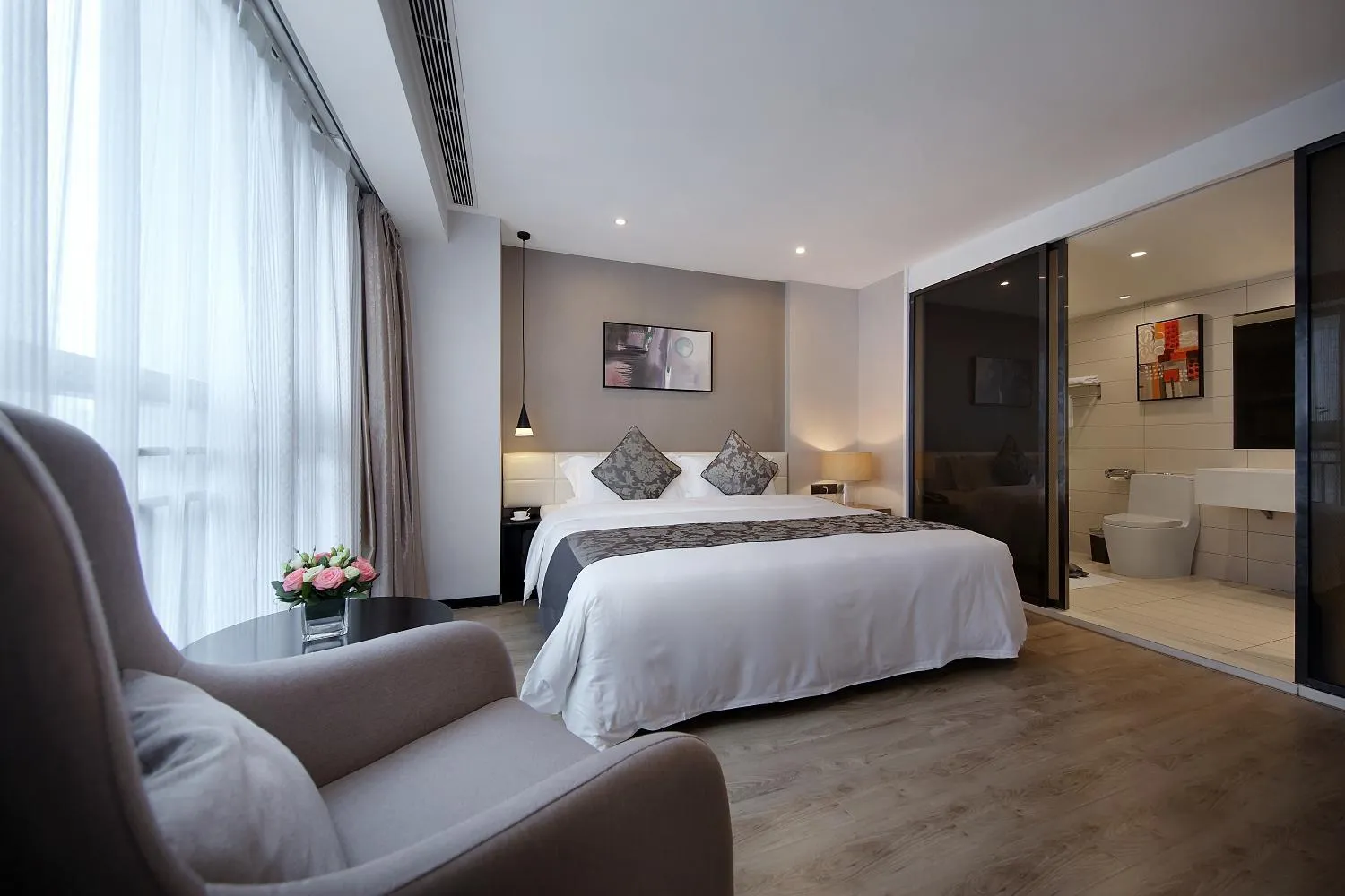 Bedroom, Bed in Hongdu Hotel