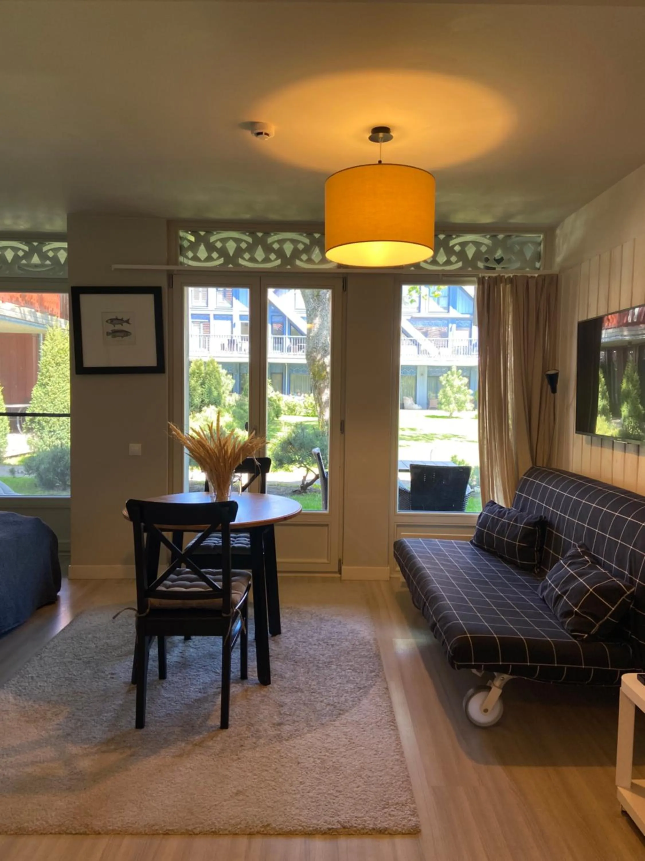 Lagoon-view apartment in Preila