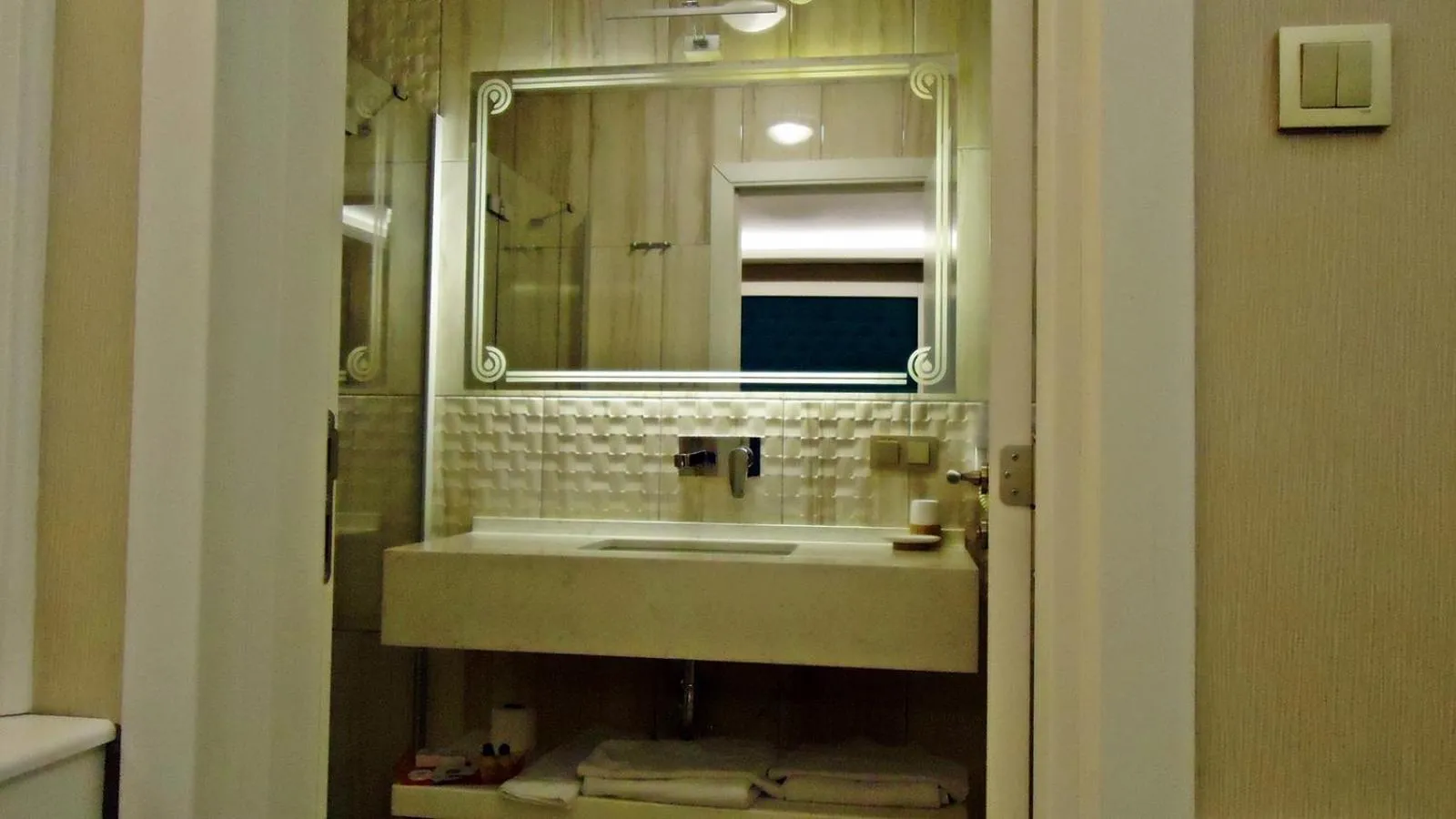 Bathroom in Berrak Otel