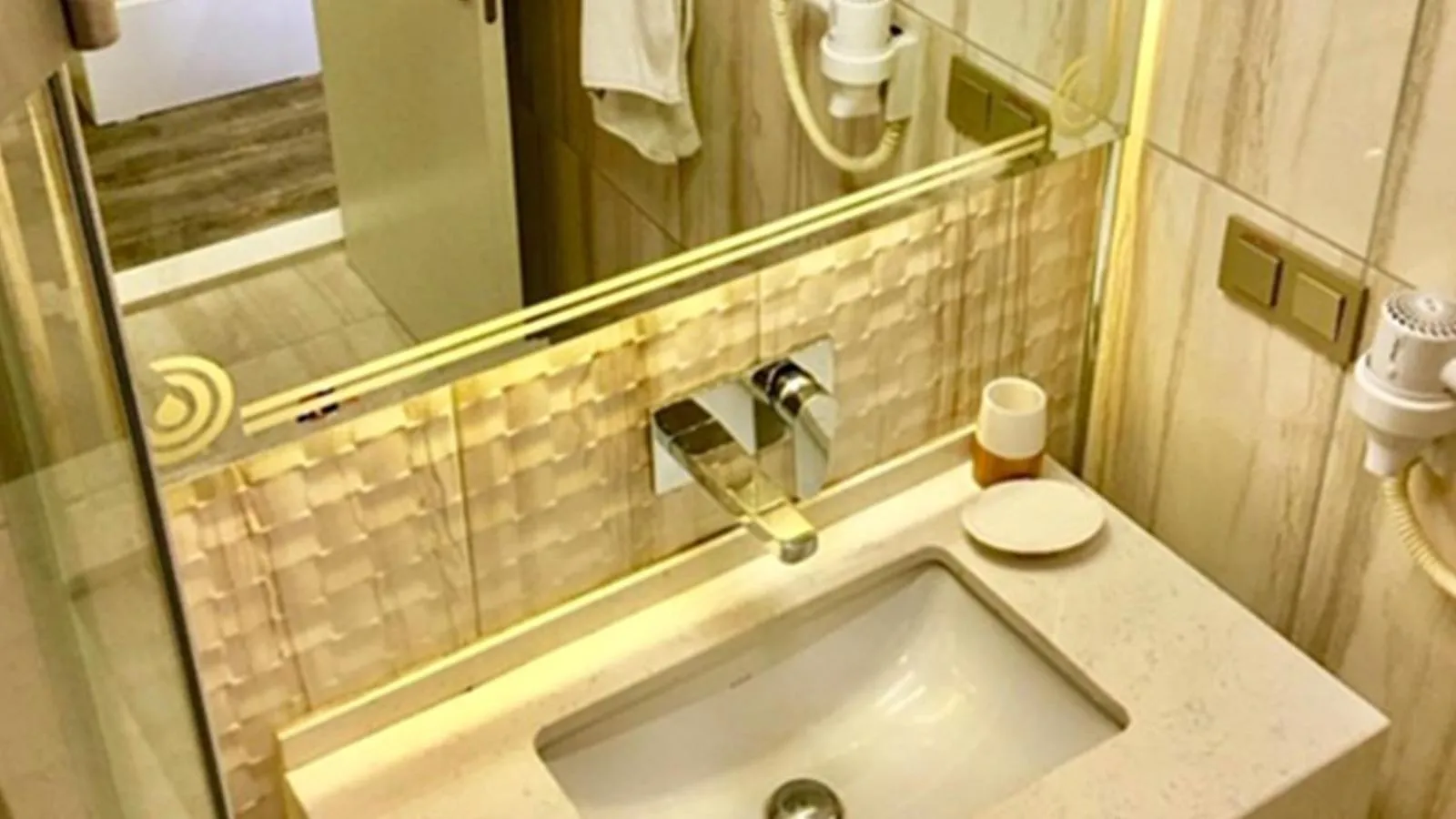 Bathroom in Berrak Otel