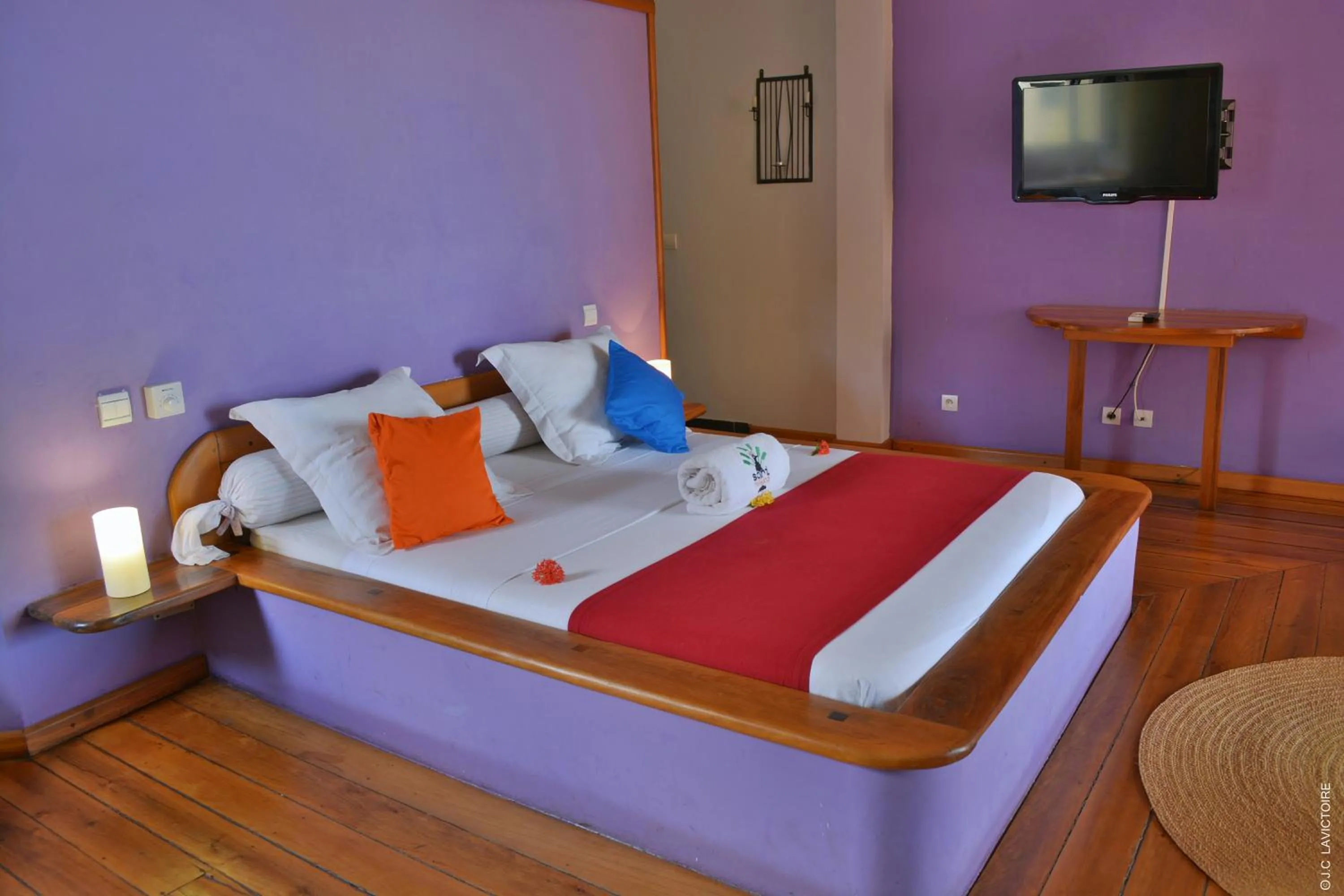 Bed in Hôtel Sarimanok