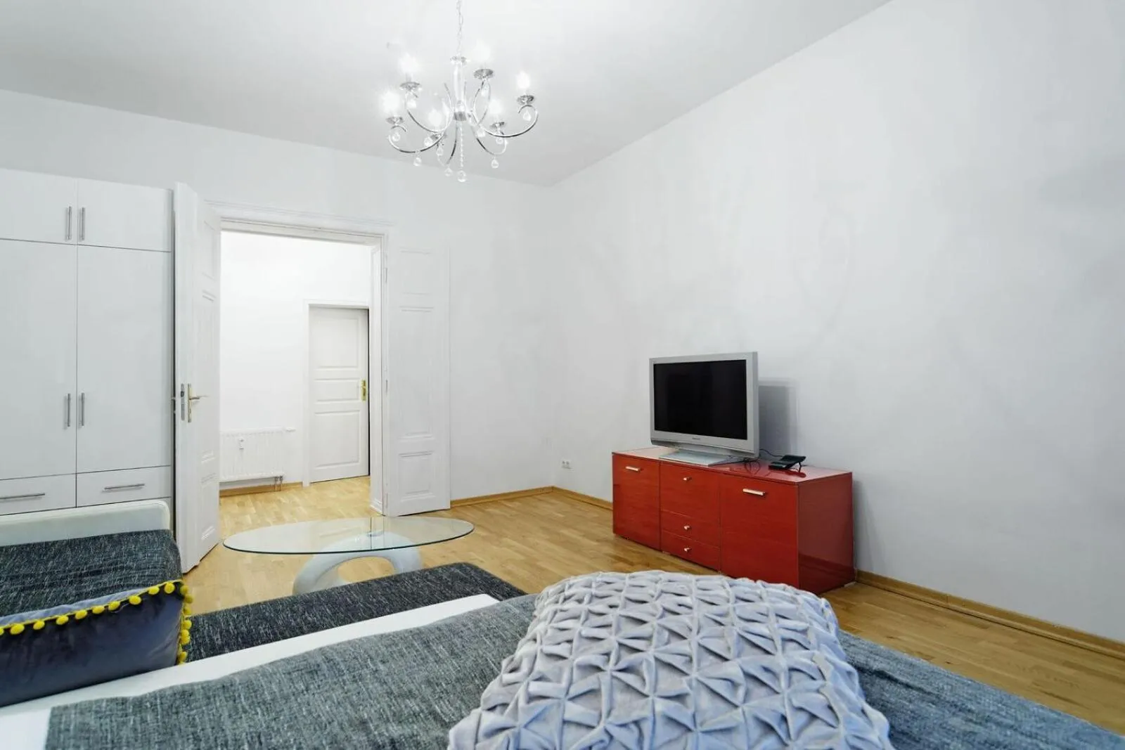 Living room, Bed in Grand Central Mitte Apartment