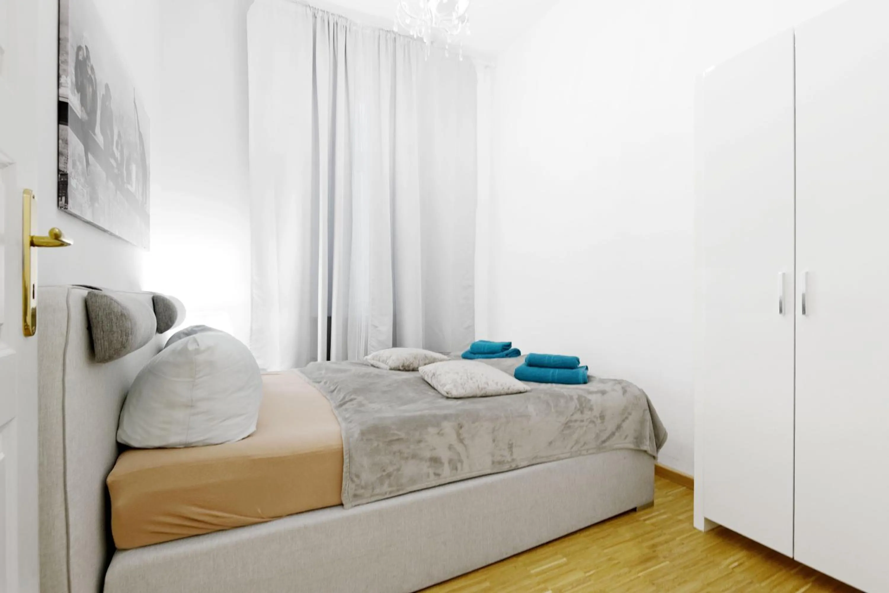 Bedroom, Bed in Grand Central Mitte Apartment