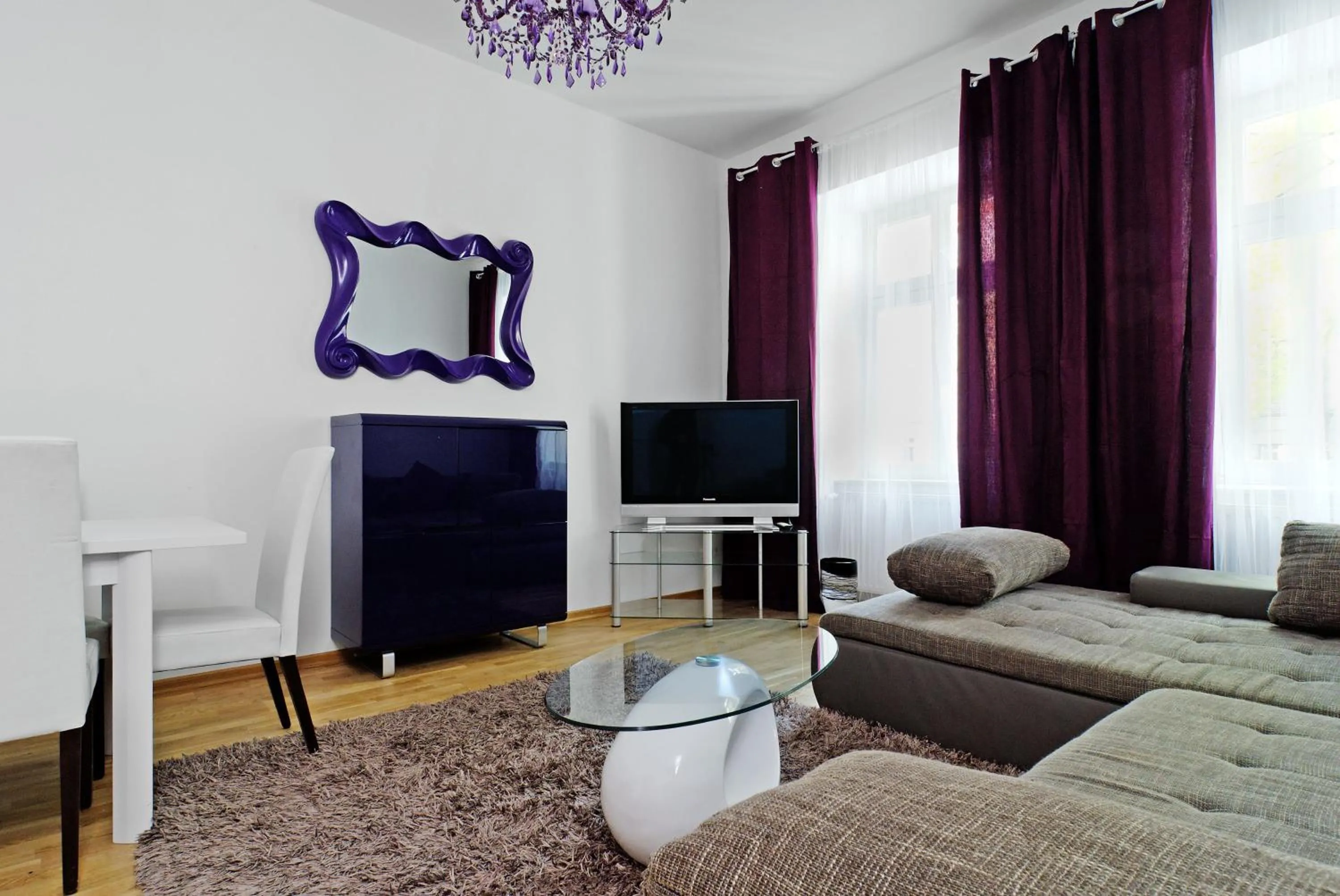 TV and multimedia in Grand Central Mitte Apartment