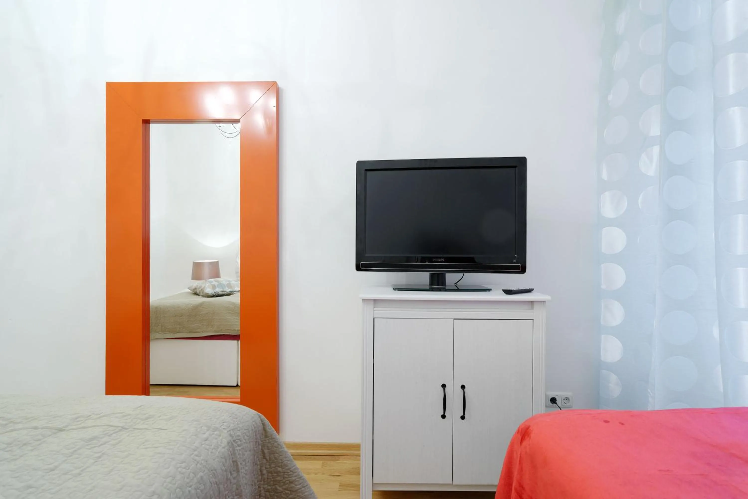 Living room, Bed in Grand Central Mitte Apartment