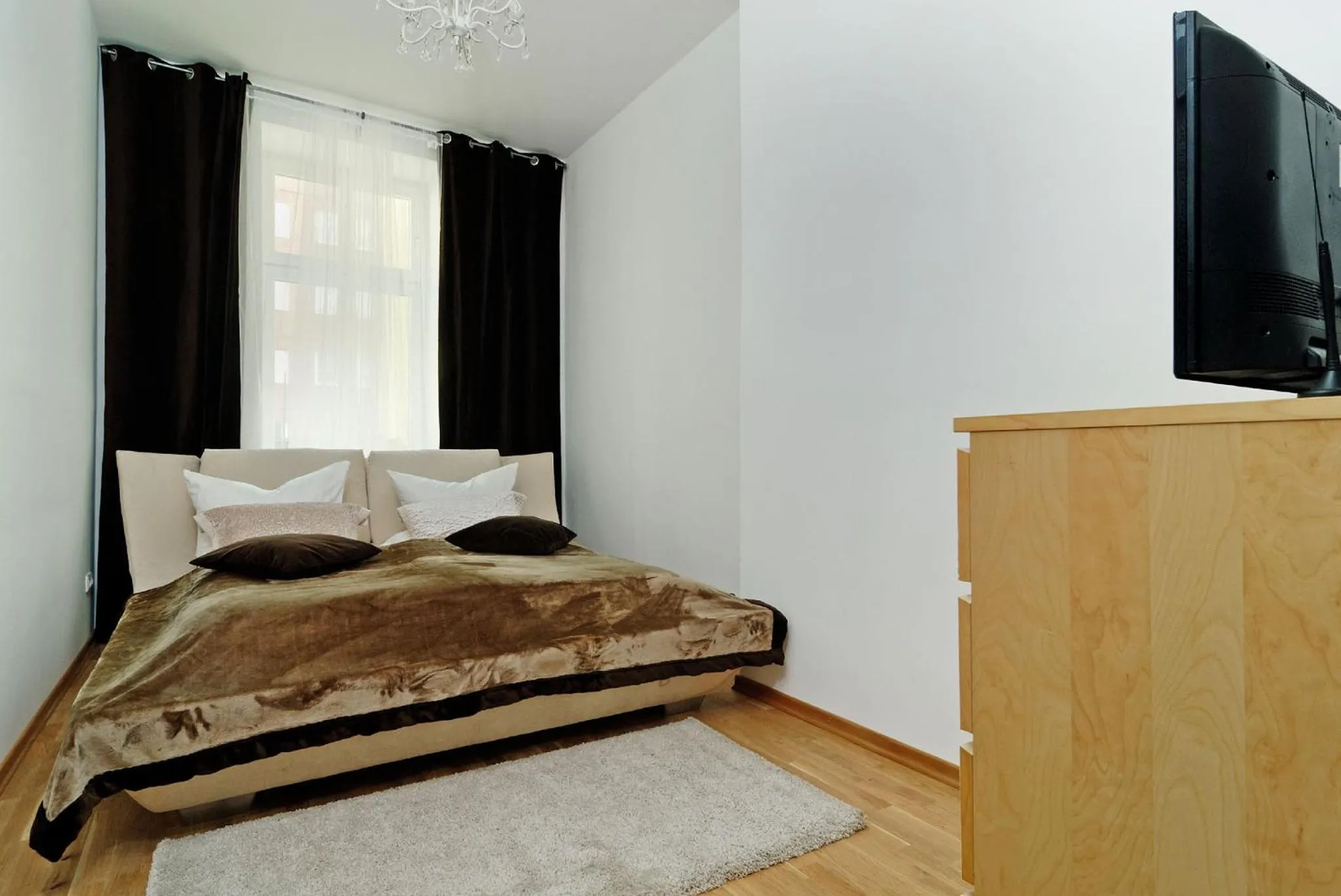 Day, Bed in Grand Central Mitte Apartment