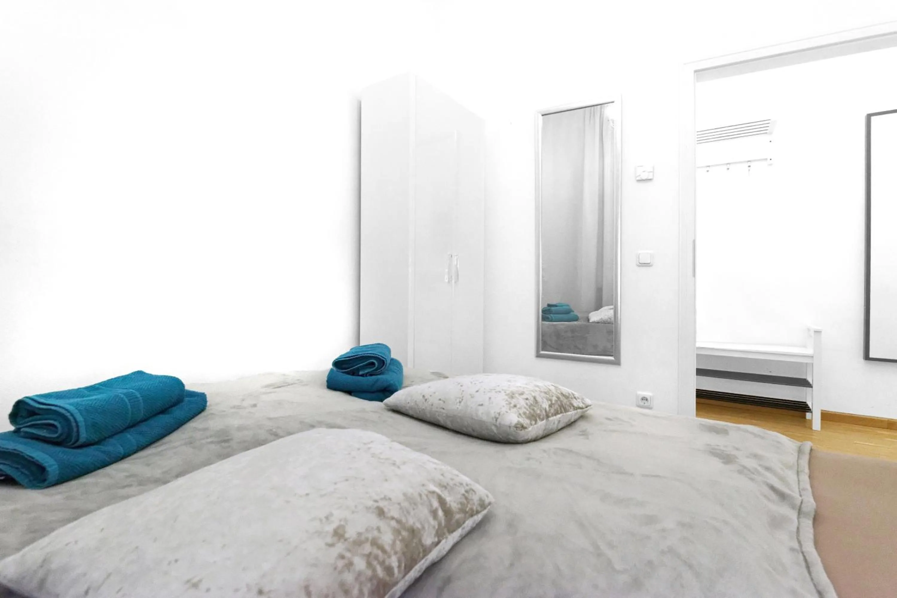 Bedroom, Bed in Grand Central Mitte Apartment