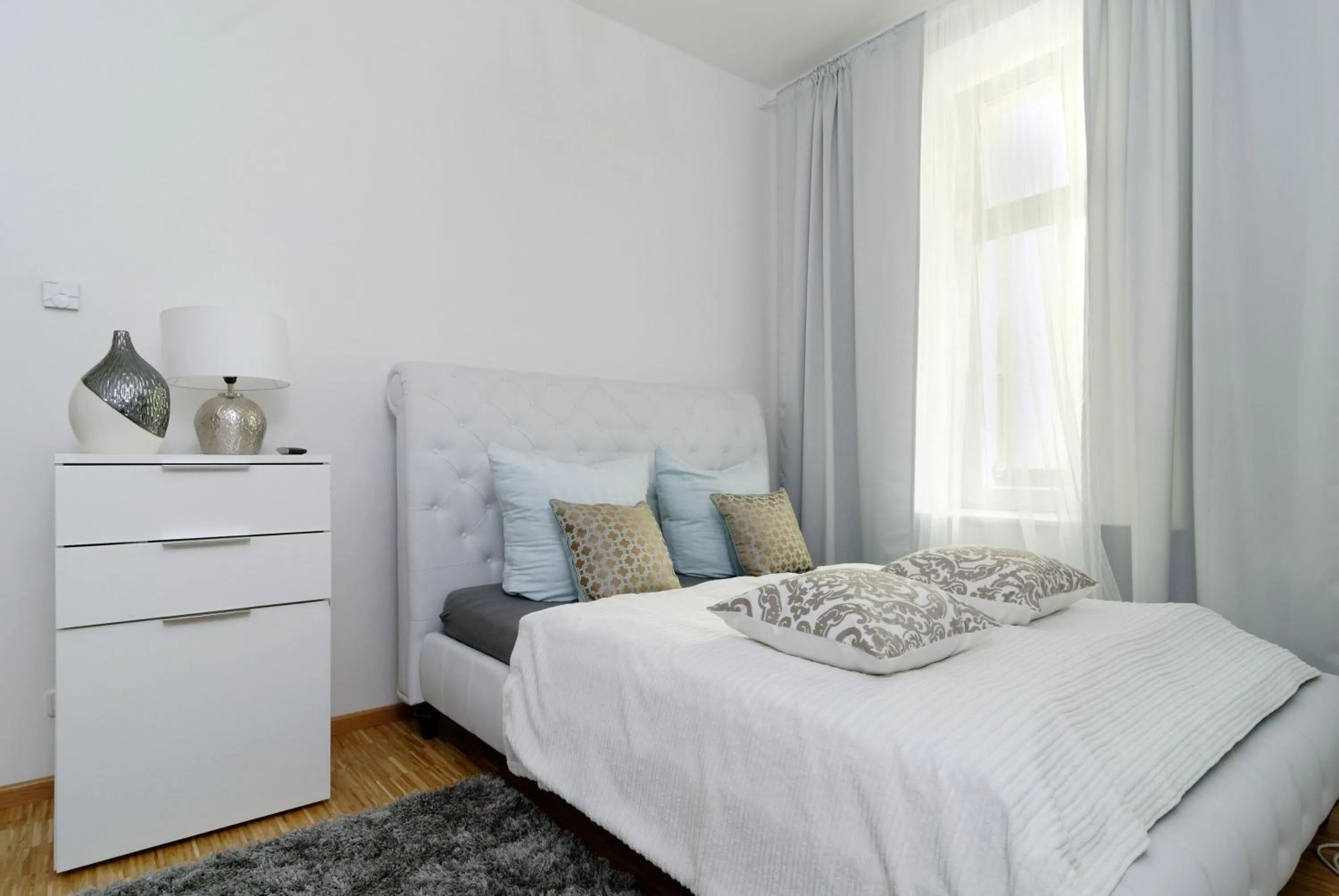 Day, Bed in Grand Central Mitte Apartment