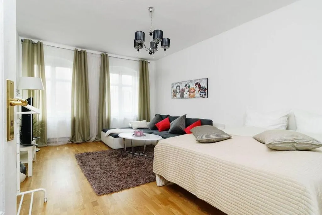 Day, Bed in Grand Central Mitte Apartment