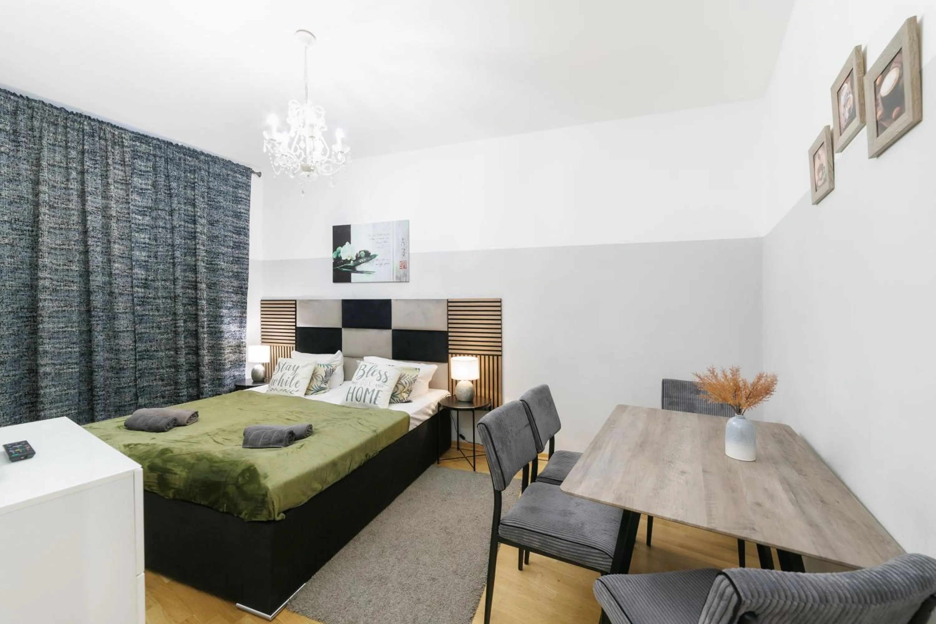 Bedroom, Bed in Grand Central Mitte Apartment