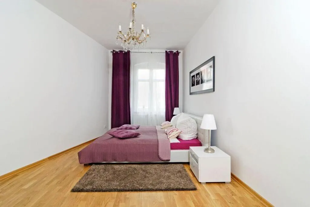 Day, Bed in Grand Central Mitte Apartment
