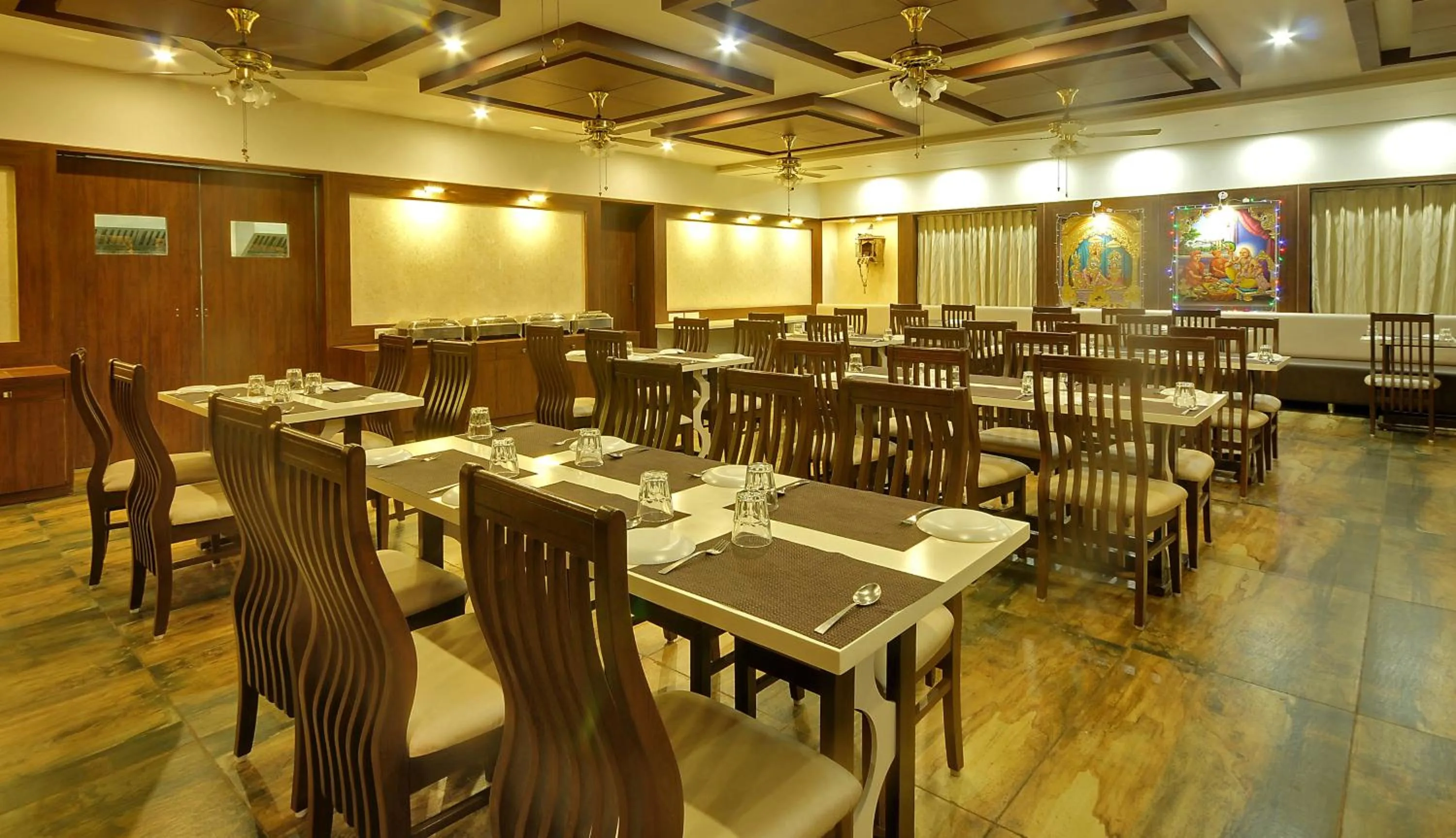 Breakfast in Vishal Lords Inn Gir Forest