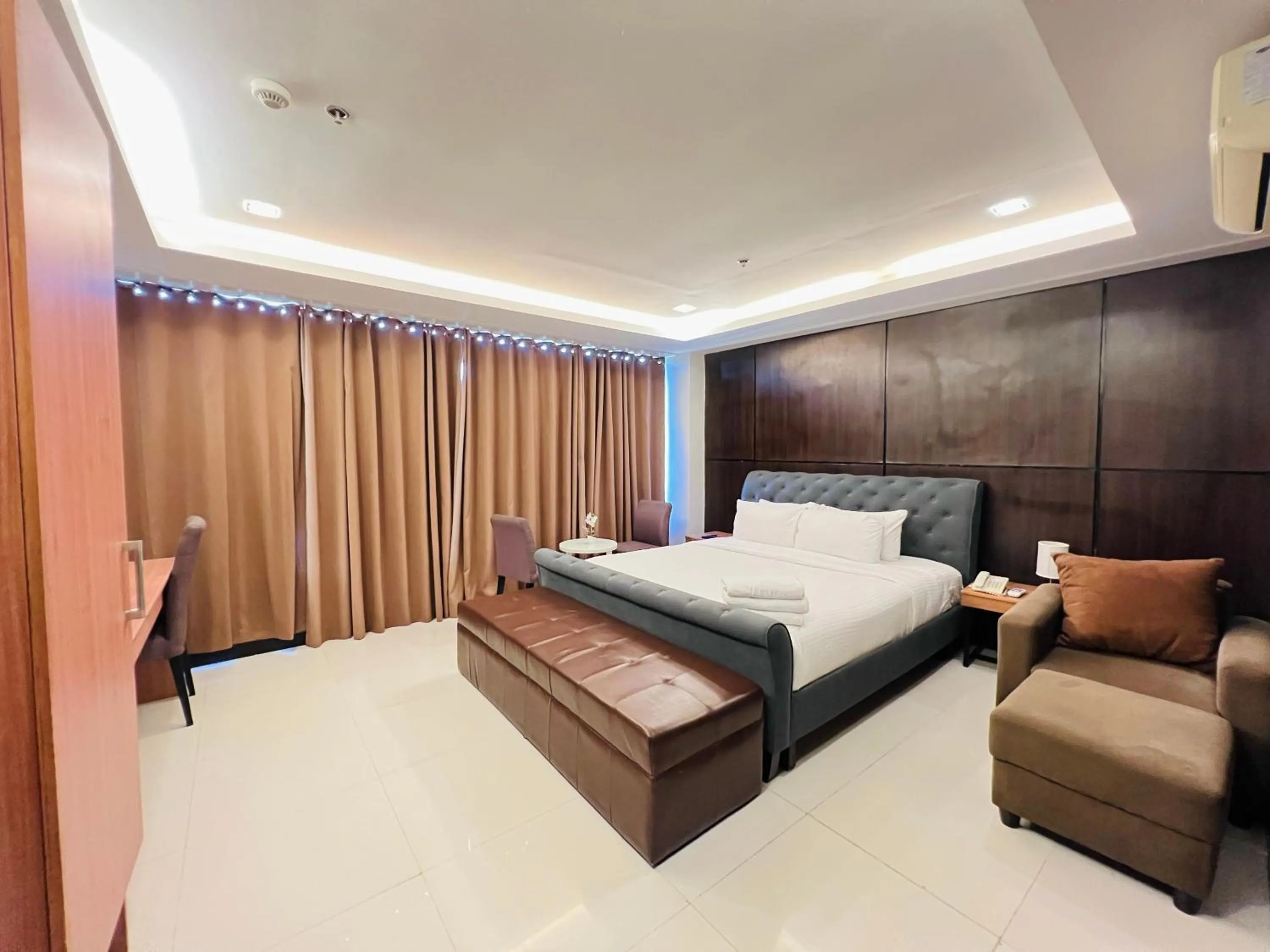 Bed in Mango Suites - Isabela